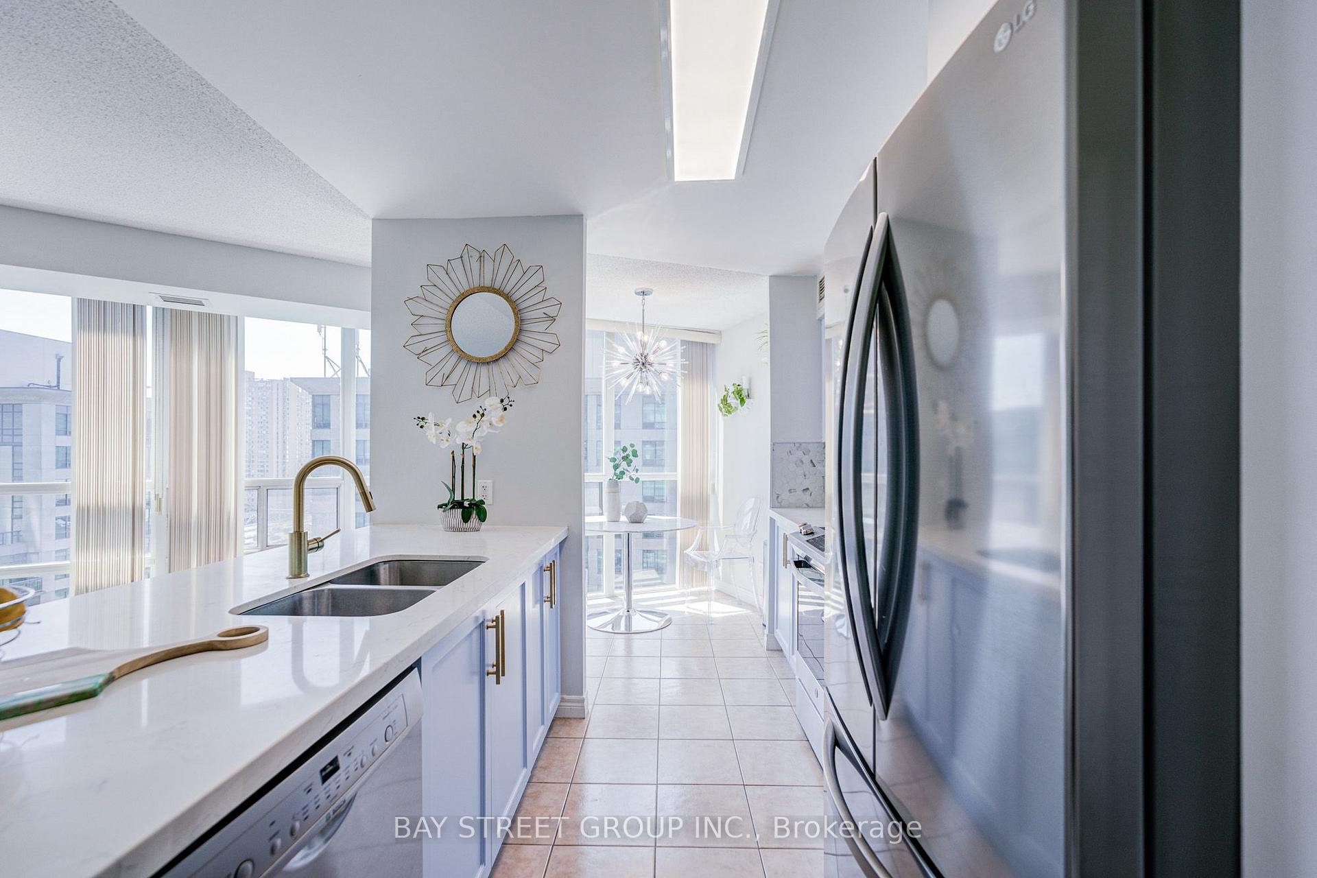 Photo 7 of Unit 1811, 30 Grand Trunk Crescent, Toronto, Waterfront Communities — HOMEH