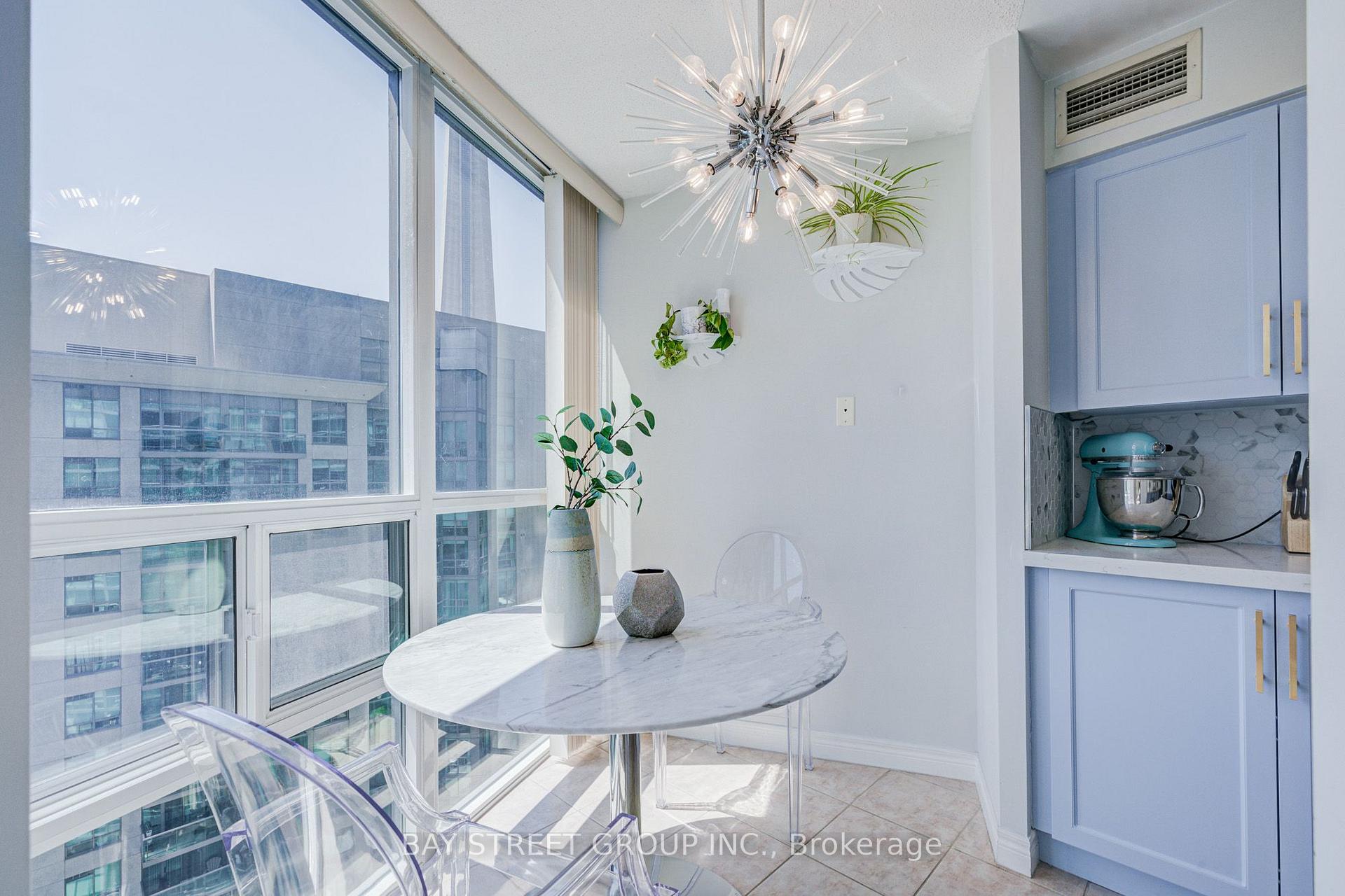Photo 8 of Unit 1811, 30 Grand Trunk Crescent, Toronto, Waterfront Communities — HOMEH