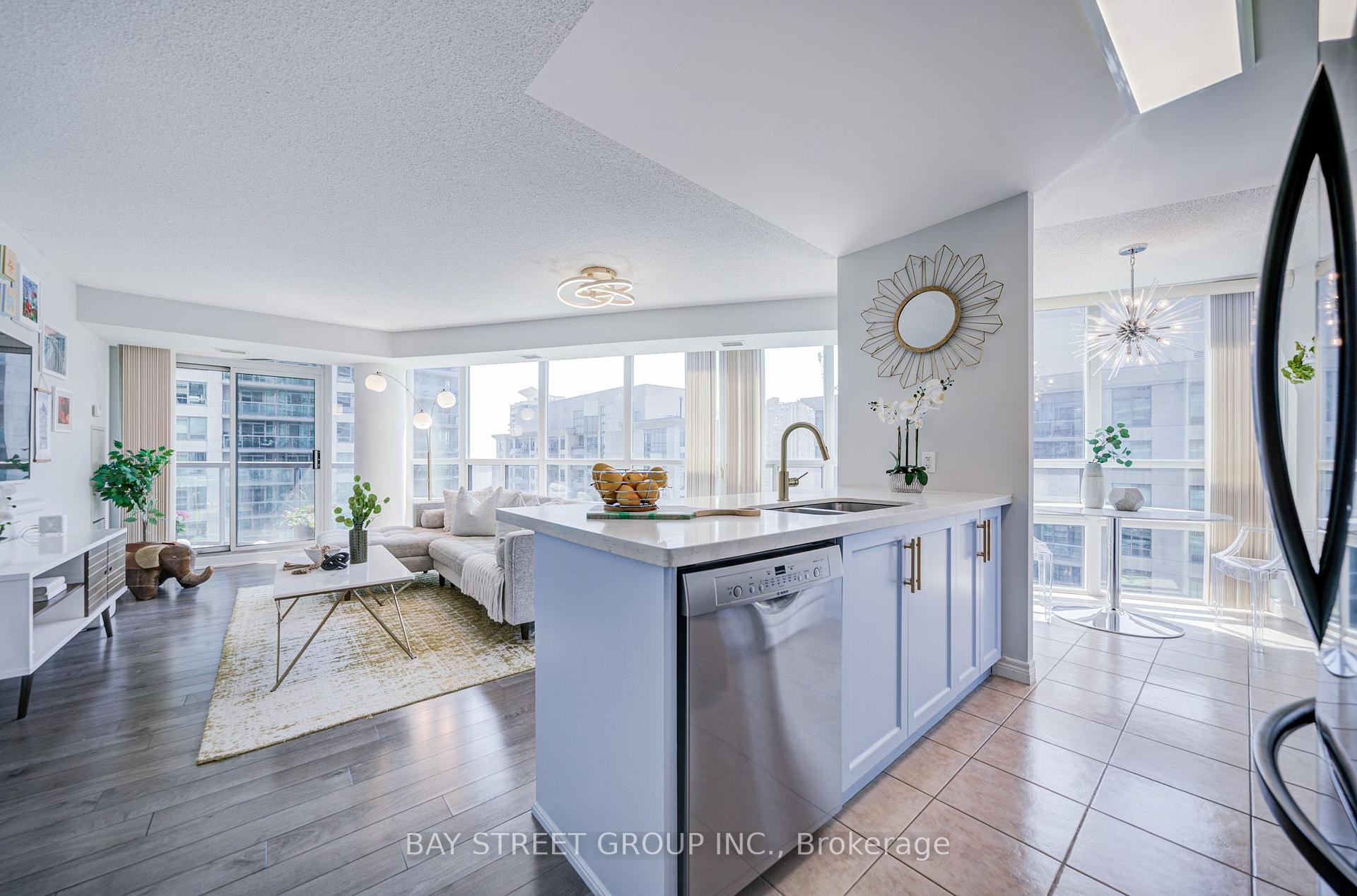 Photo 14 of Unit 1811, 30 Grand Trunk Crescent, Toronto, Waterfront Communities — HOMEH