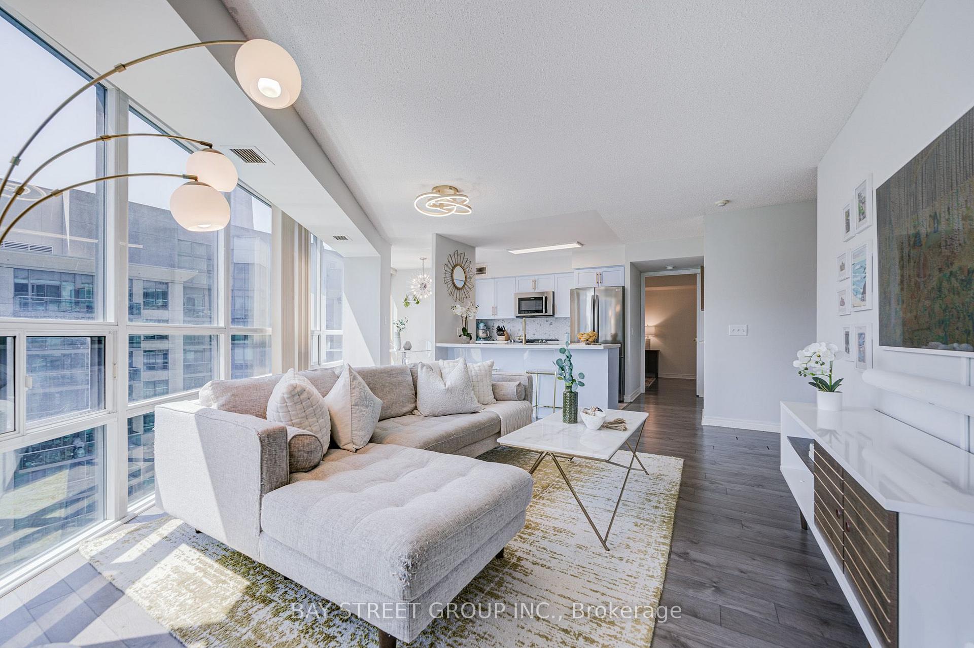 Photo 15 of Unit 1811, 30 Grand Trunk Crescent, Toronto, Waterfront Communities — HOMEH