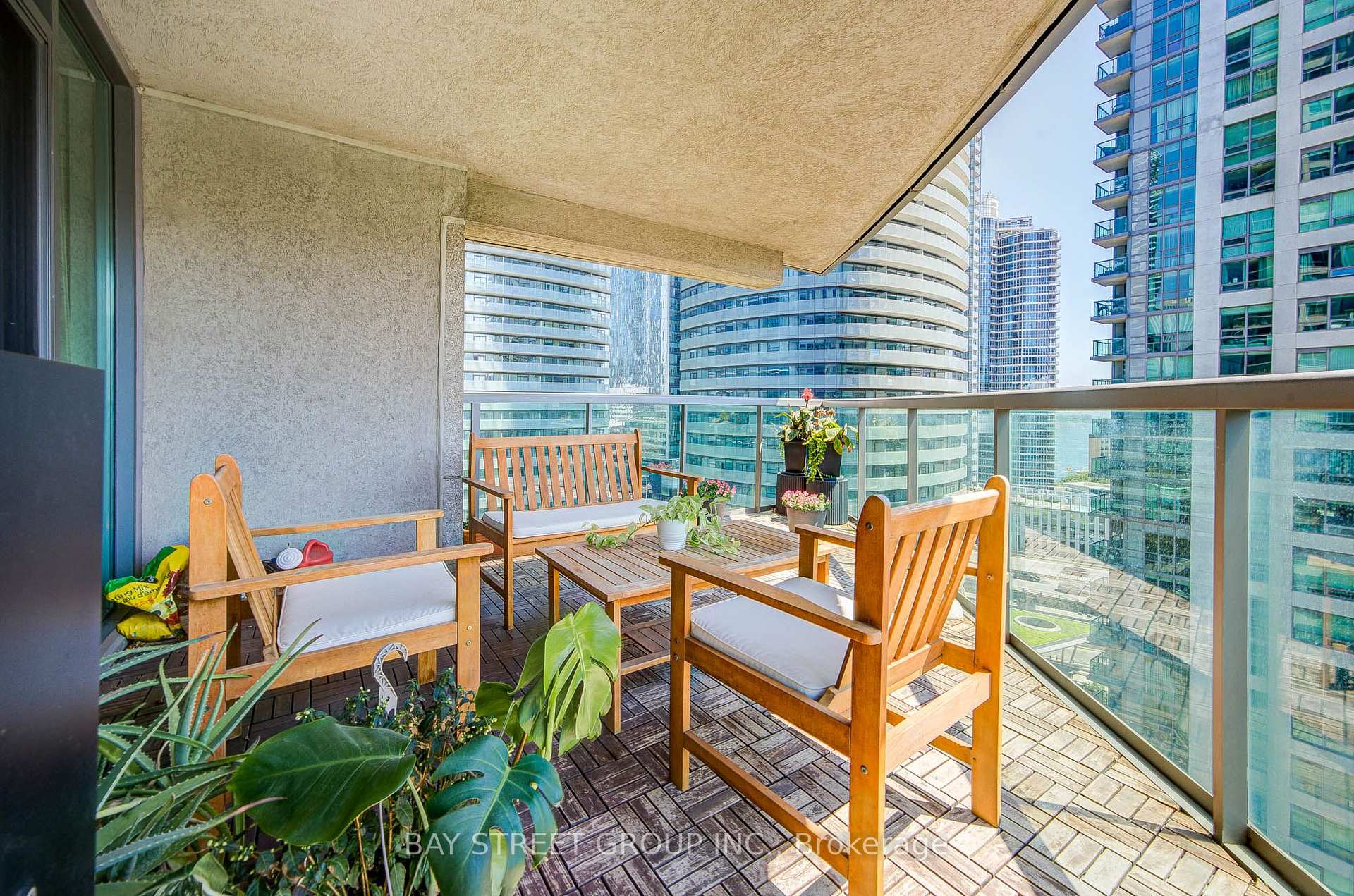 Photo 29 of Unit 1811, 30 Grand Trunk Crescent, Toronto, Waterfront Communities — HOMEH