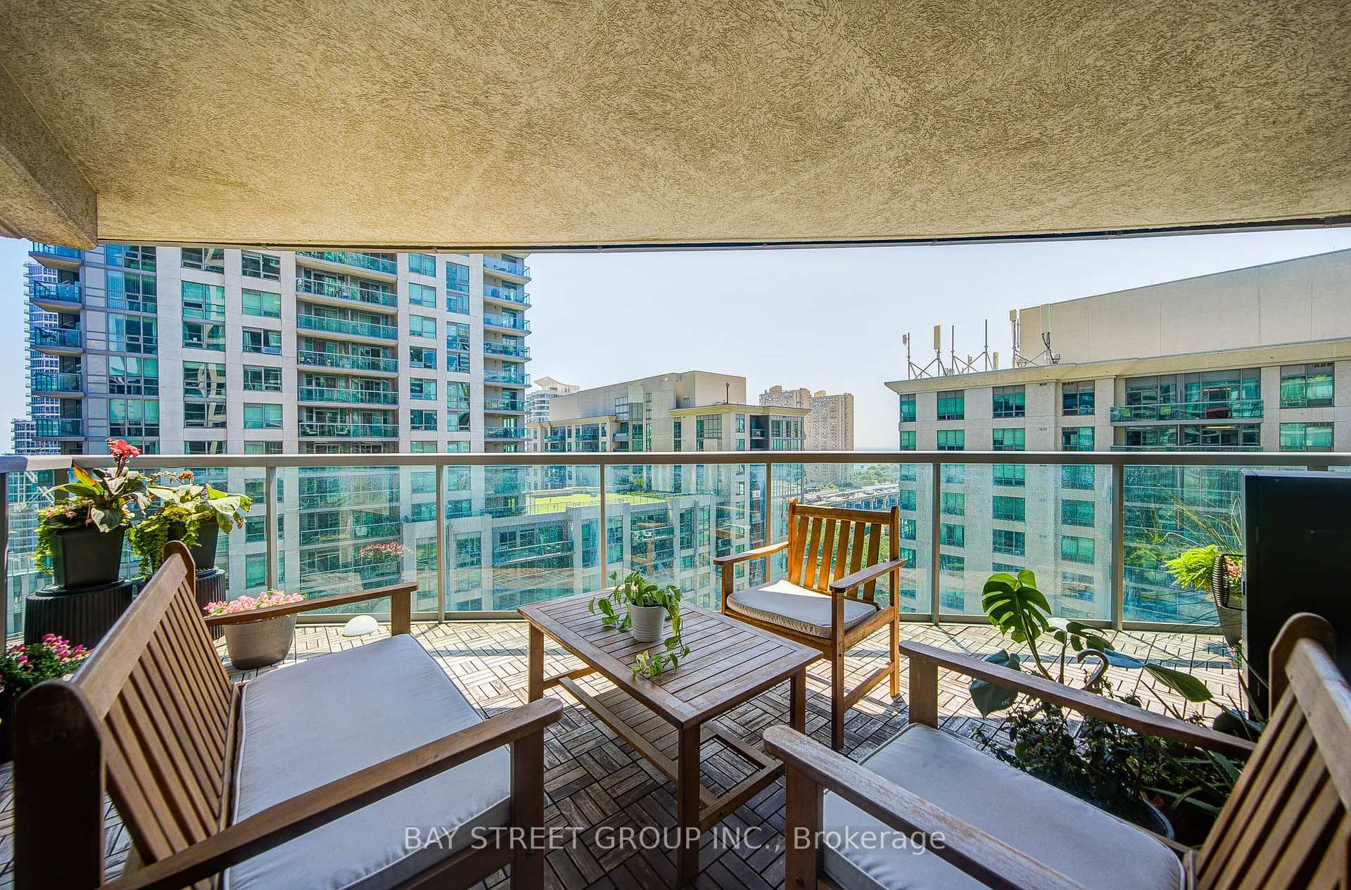 Photo 30 of Unit 1811, 30 Grand Trunk Crescent, Toronto, Waterfront Communities — HOMEH
