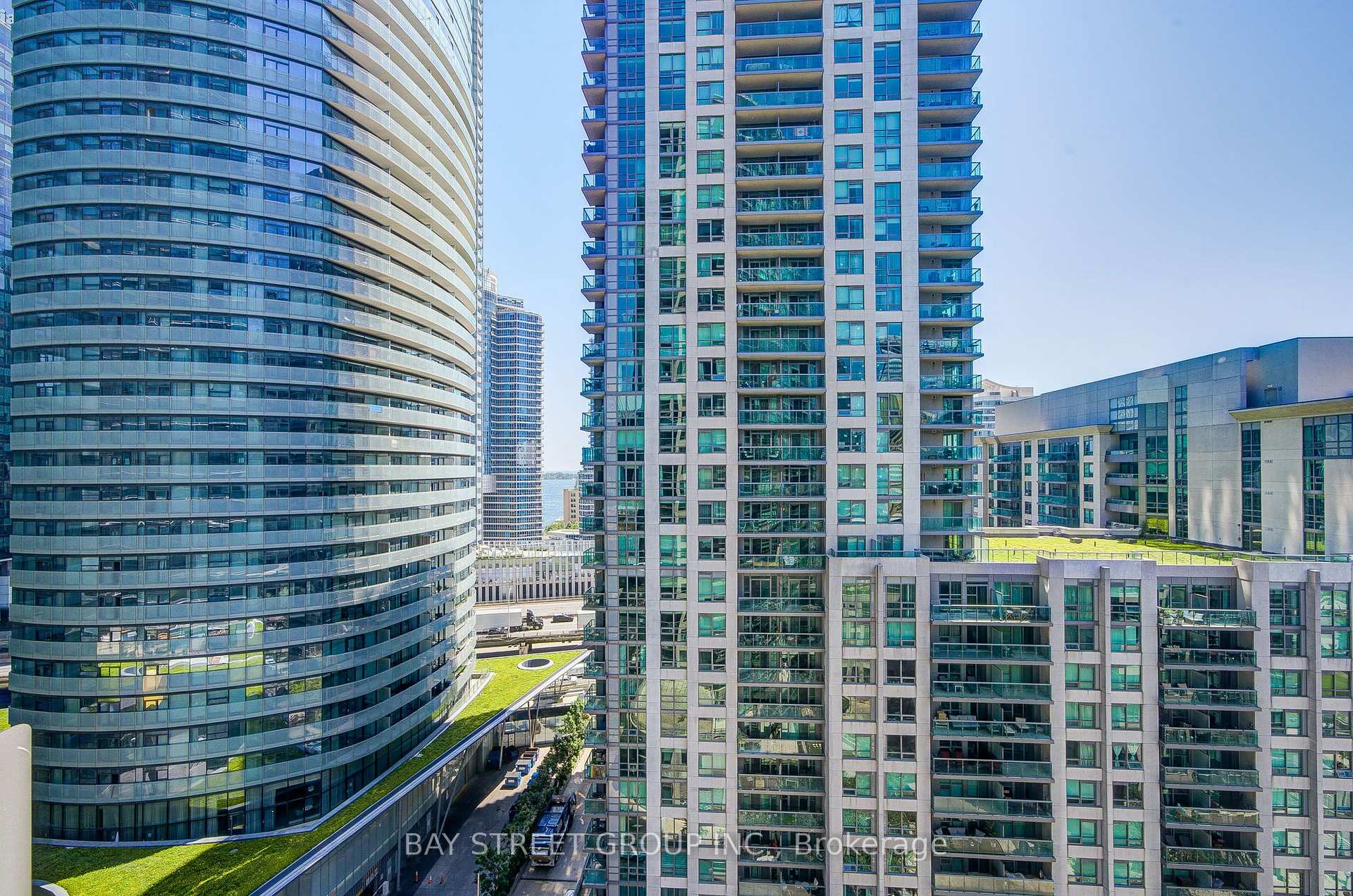 Photo 35 of Unit 1811, 30 Grand Trunk Crescent, Toronto, Waterfront Communities — HOMEH