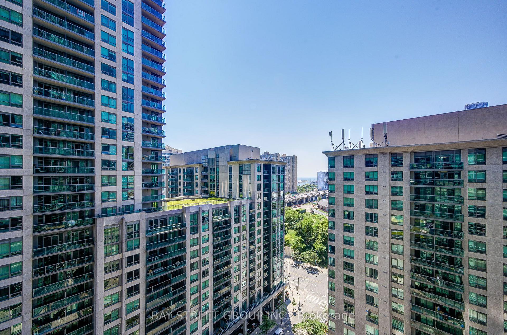 Photo 36 of Unit 1811, 30 Grand Trunk Crescent, Toronto, Waterfront Communities — HOMEH