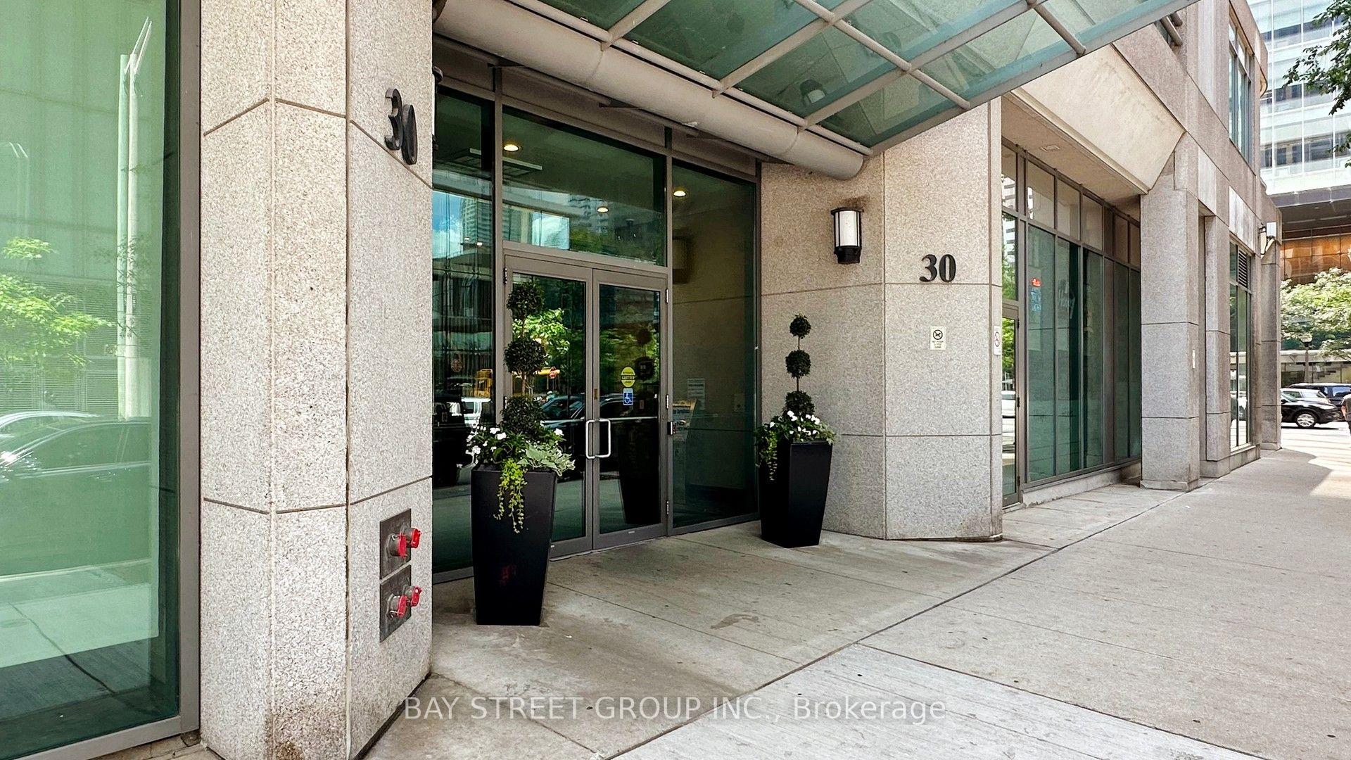 Photo 37 of Unit 1811, 30 Grand Trunk Crescent, Toronto, Waterfront Communities — HOMEH