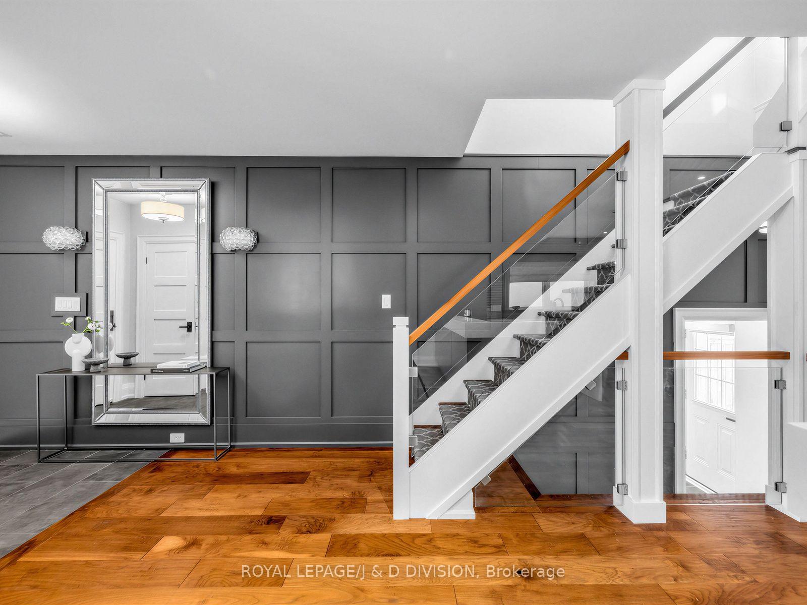 Photo 4 of 146 Glenvale Boulevard, Toronto, Leaside — HOMEH