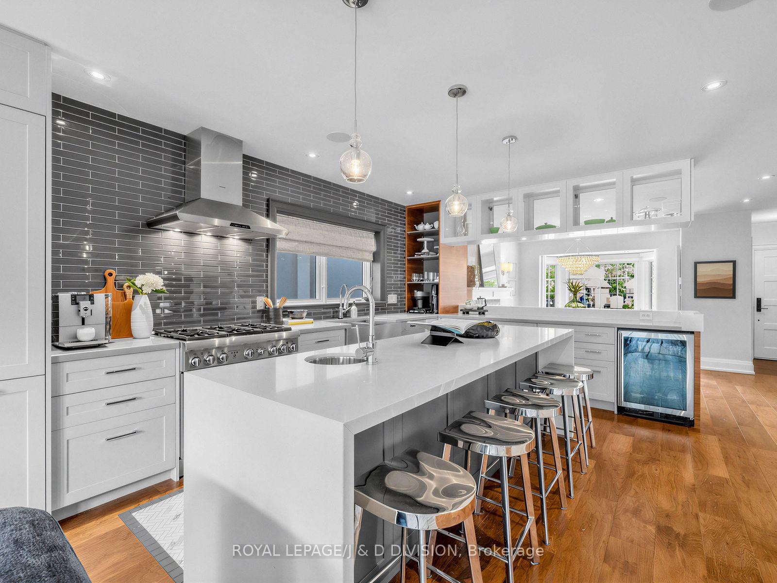 Photo 8 of 146 Glenvale Boulevard, Toronto, Leaside — HOMEH