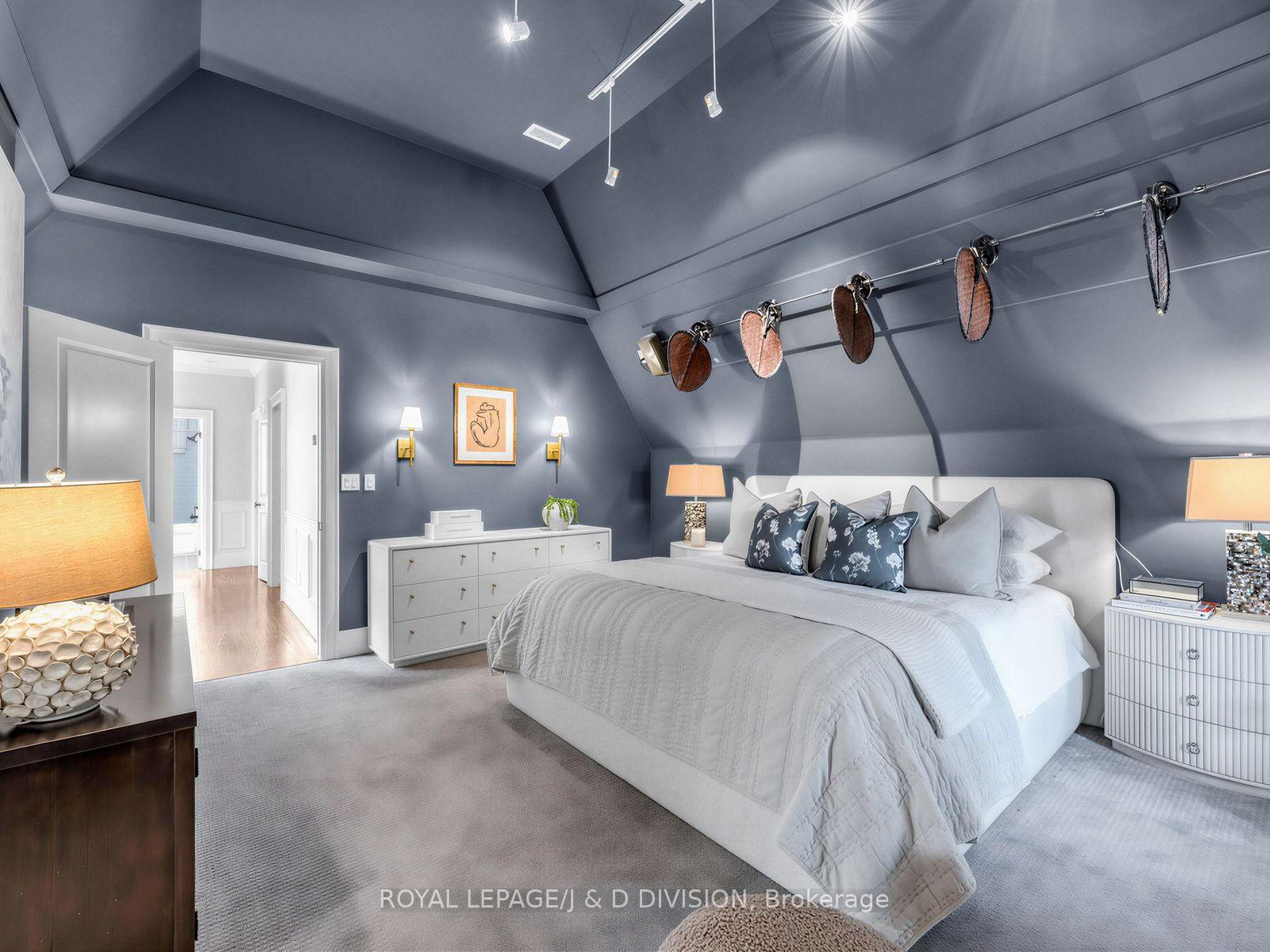 Photo 19 of 146 Glenvale Boulevard, Toronto, Leaside — HOMEH