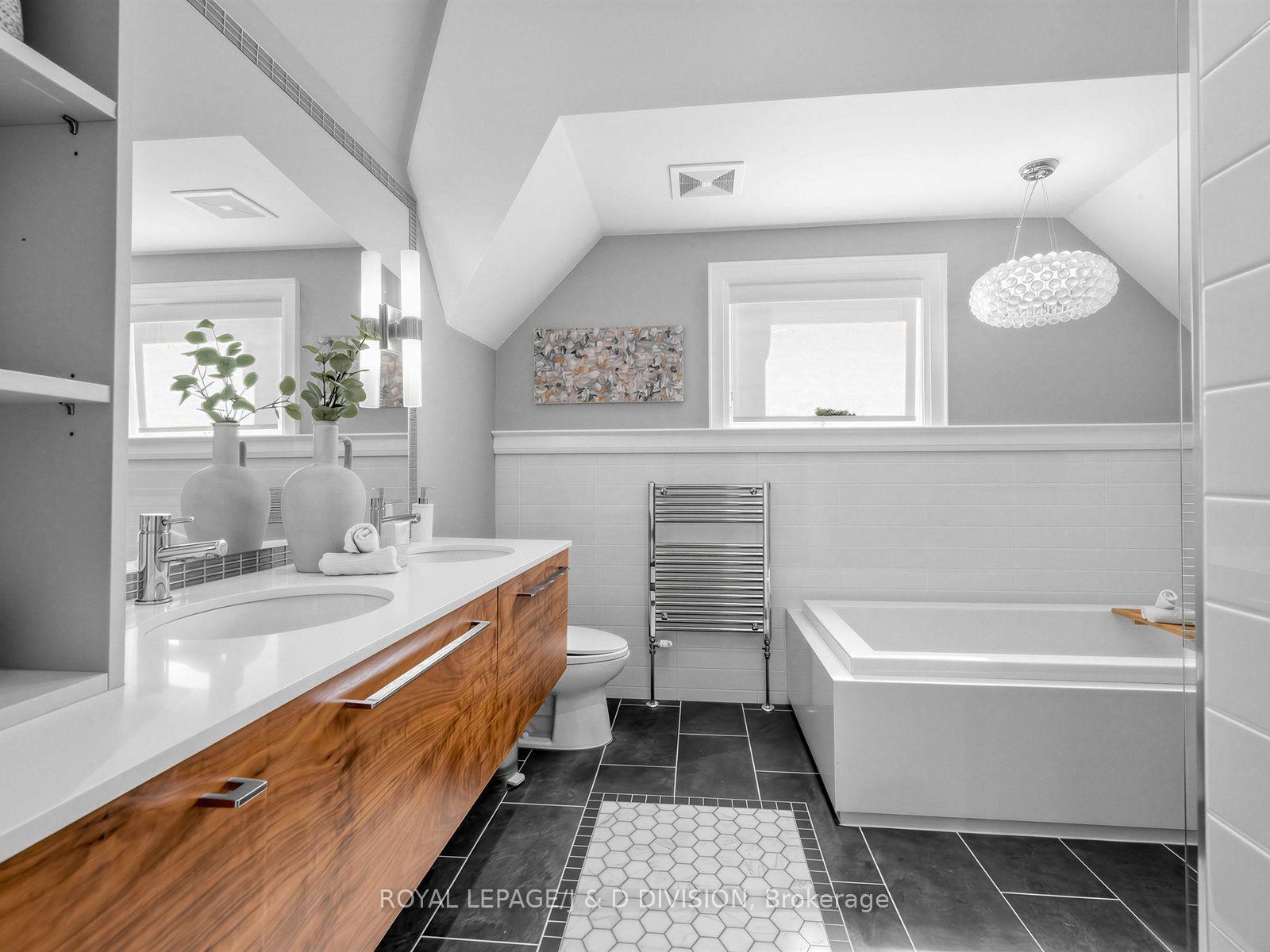Photo 20 of 146 Glenvale Boulevard, Toronto, Leaside — HOMEH