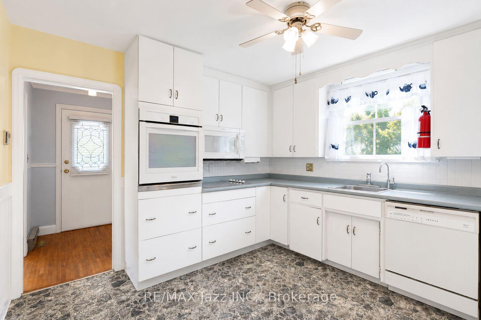 Photo 2 of 132 Highland Avenue, Oshawa, Central — HOMEH