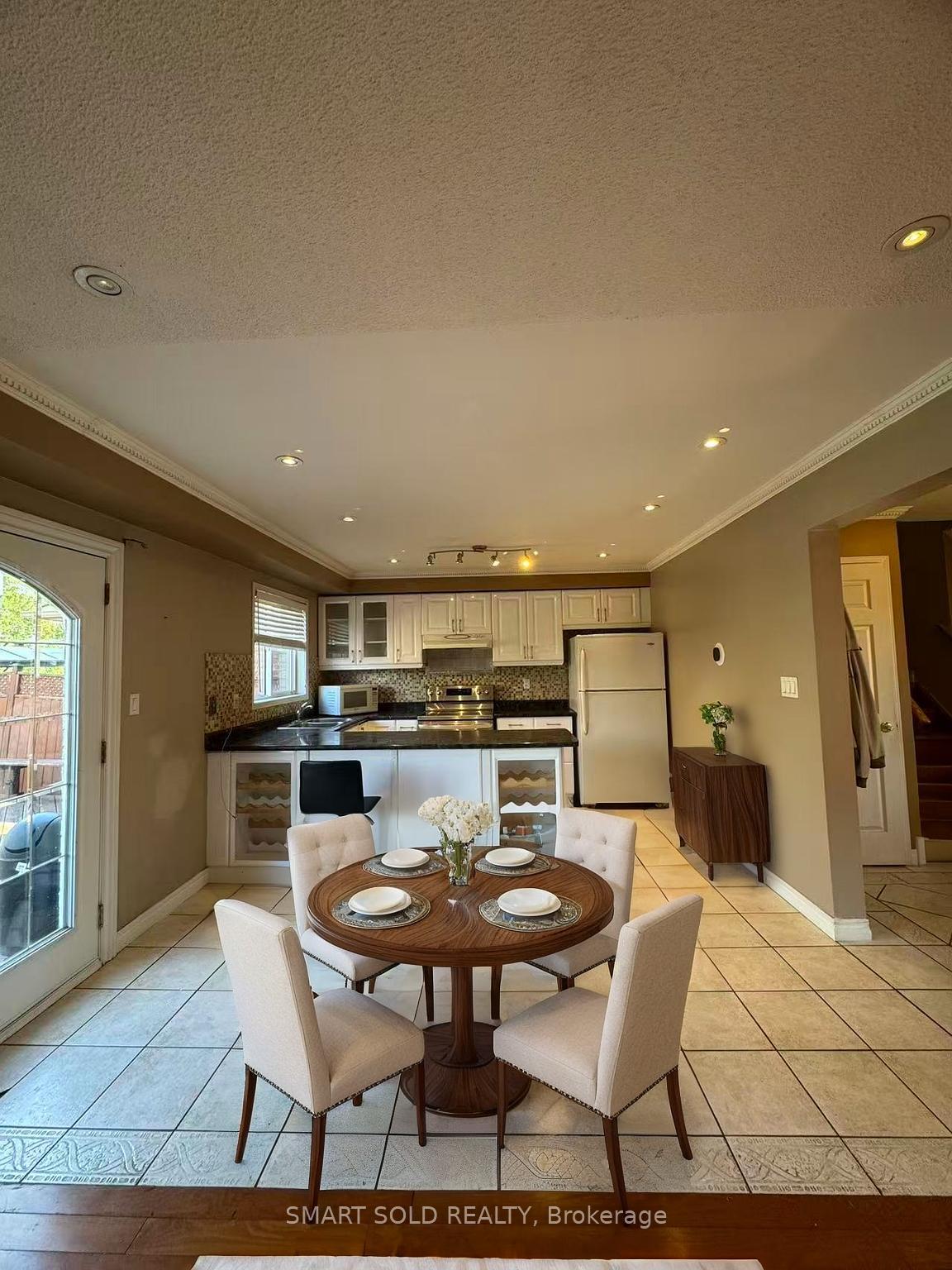 Photo 10 of 7267 Aldercrest Drive, Mississauga, Meadowvale — HOMEH