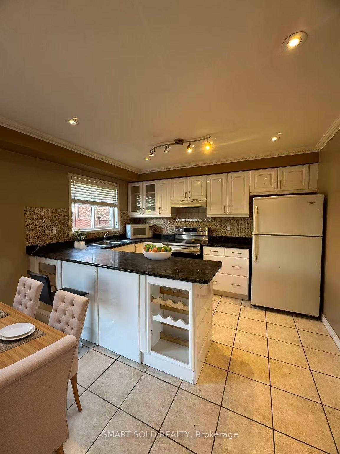 Photo 11 of 7267 Aldercrest Drive, Mississauga, Meadowvale — HOMEH