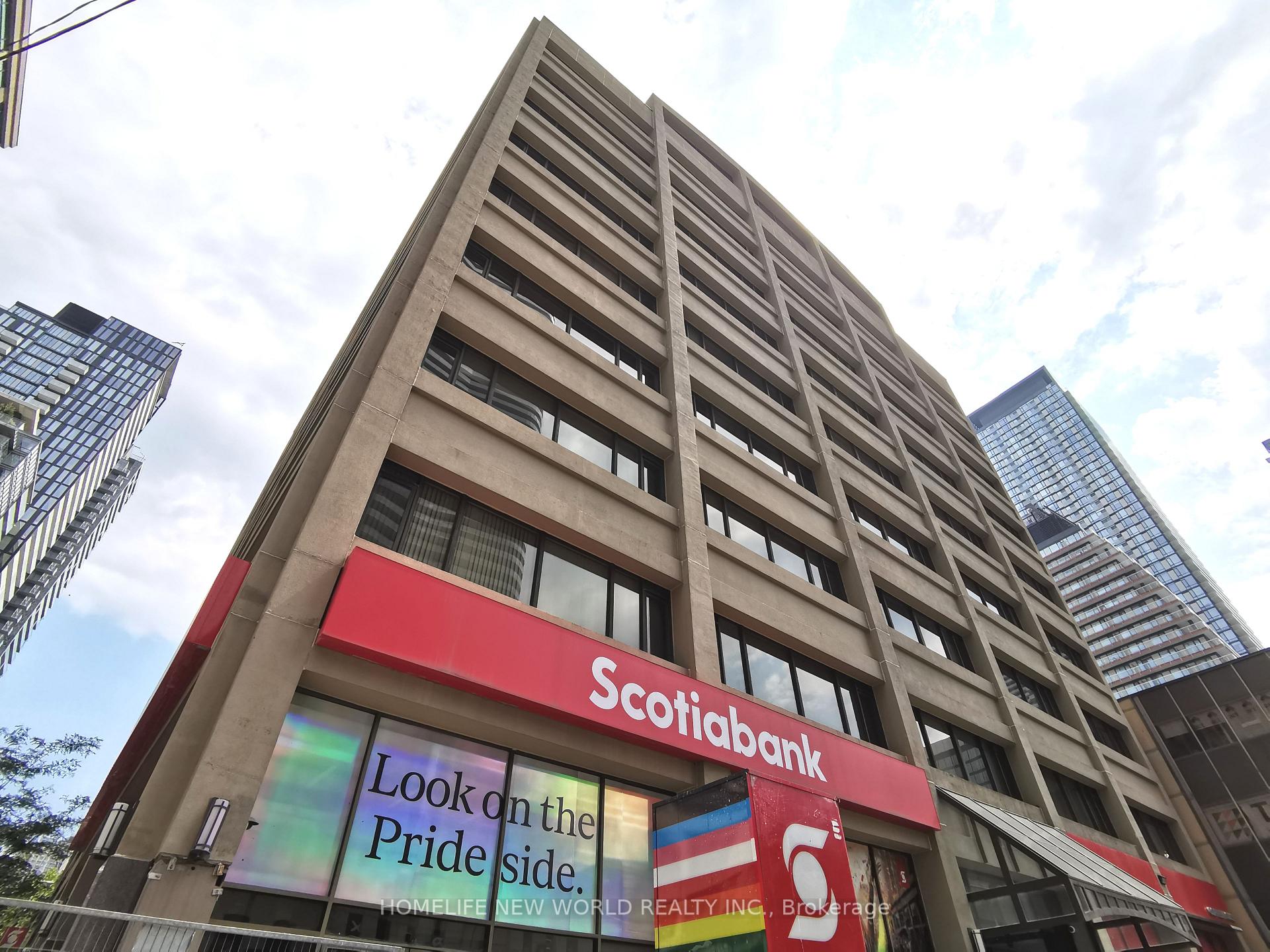 Photo 4 of Unit 513, 555 Yonge Street, Toronto, Church-Yonge Corridor — HOMEH
