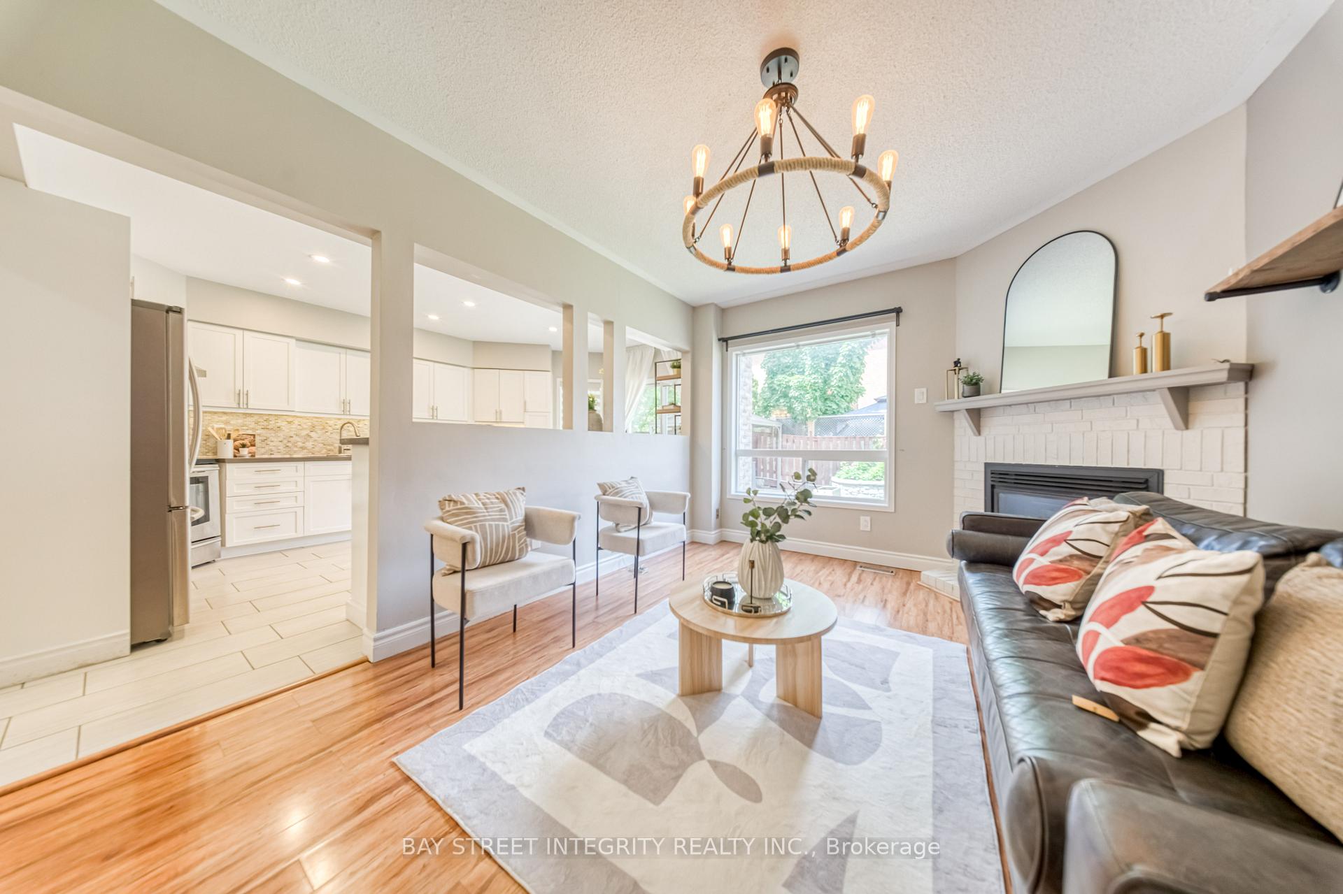 Photo 10 of 129 Fadine Road, Newmarket, Summerhill Estates — HOMEH