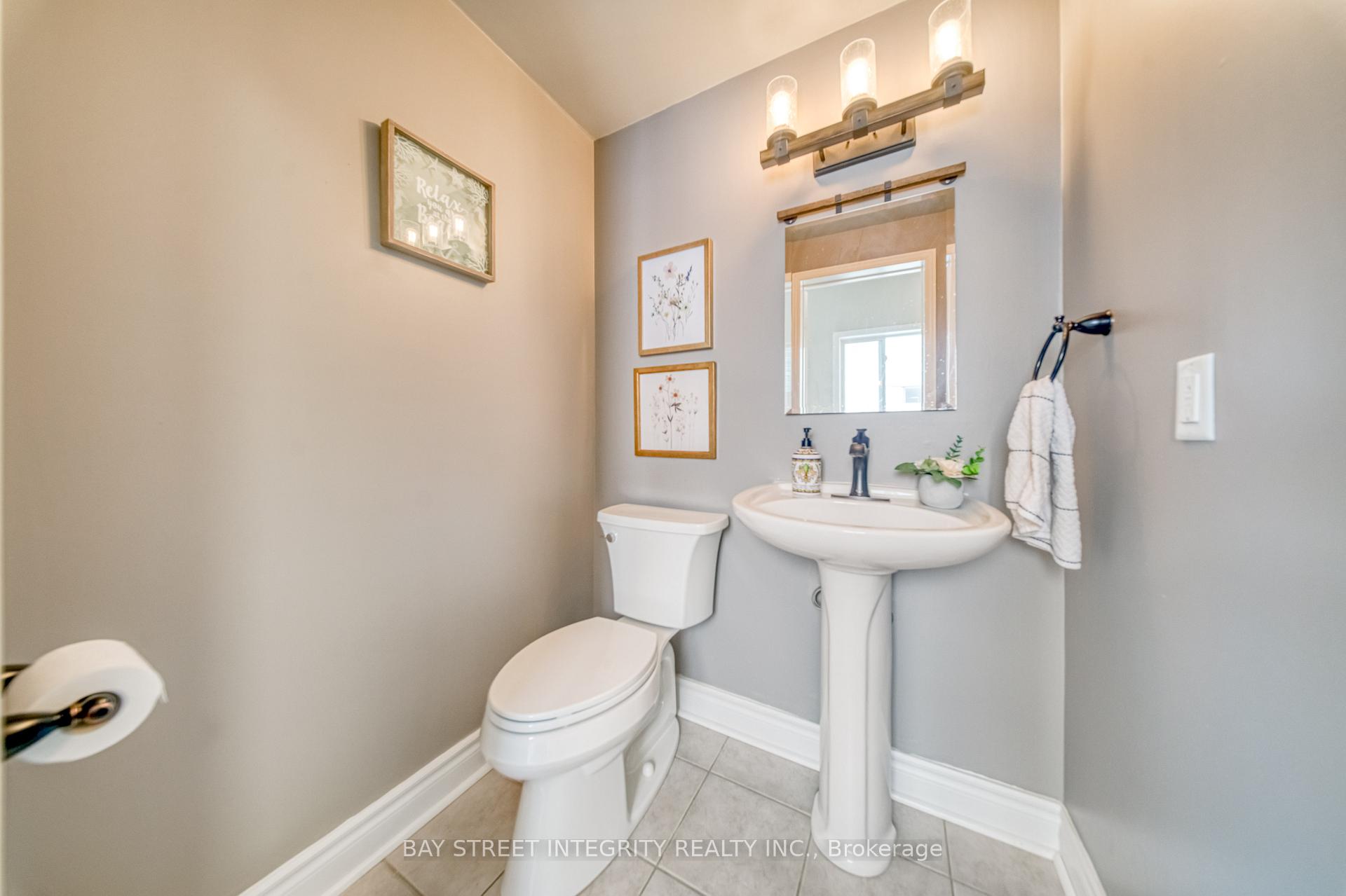 Photo 18 of 129 Fadine Road, Newmarket, Summerhill Estates — HOMEH
