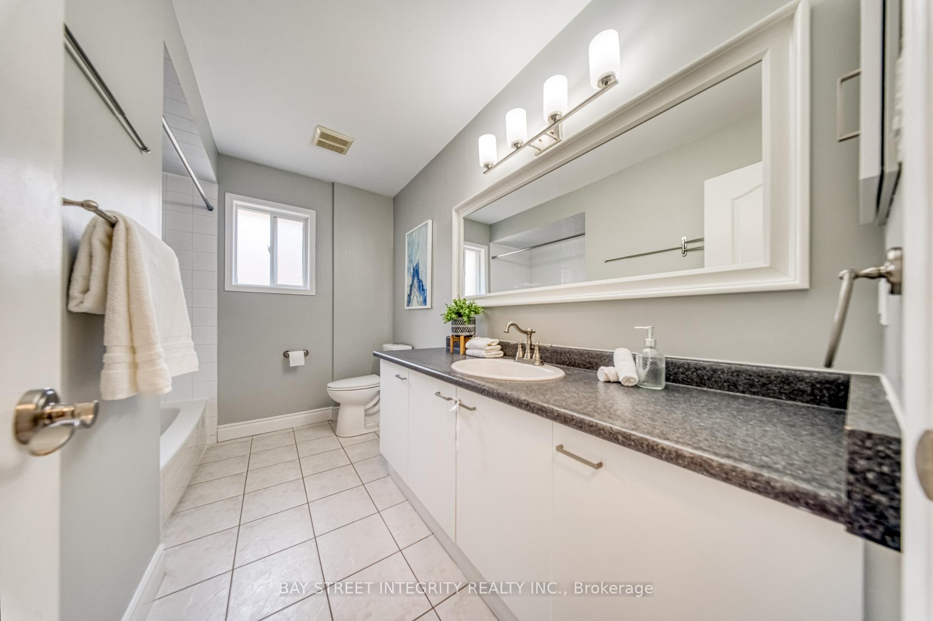 Photo 28 of 129 Fadine Road, Newmarket, Summerhill Estates — HOMEH