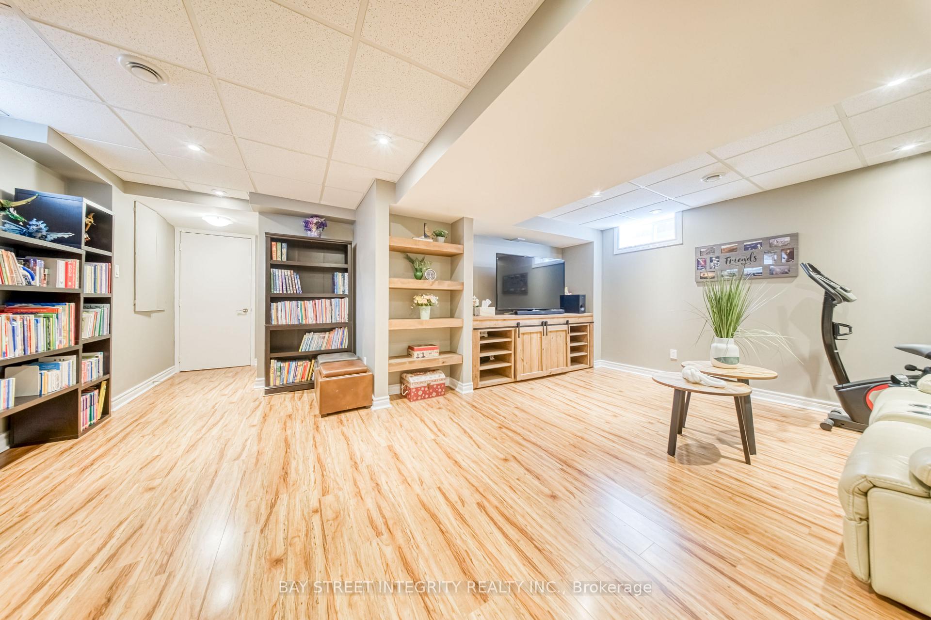 Photo 30 of 129 Fadine Road, Newmarket, Summerhill Estates — HOMEH