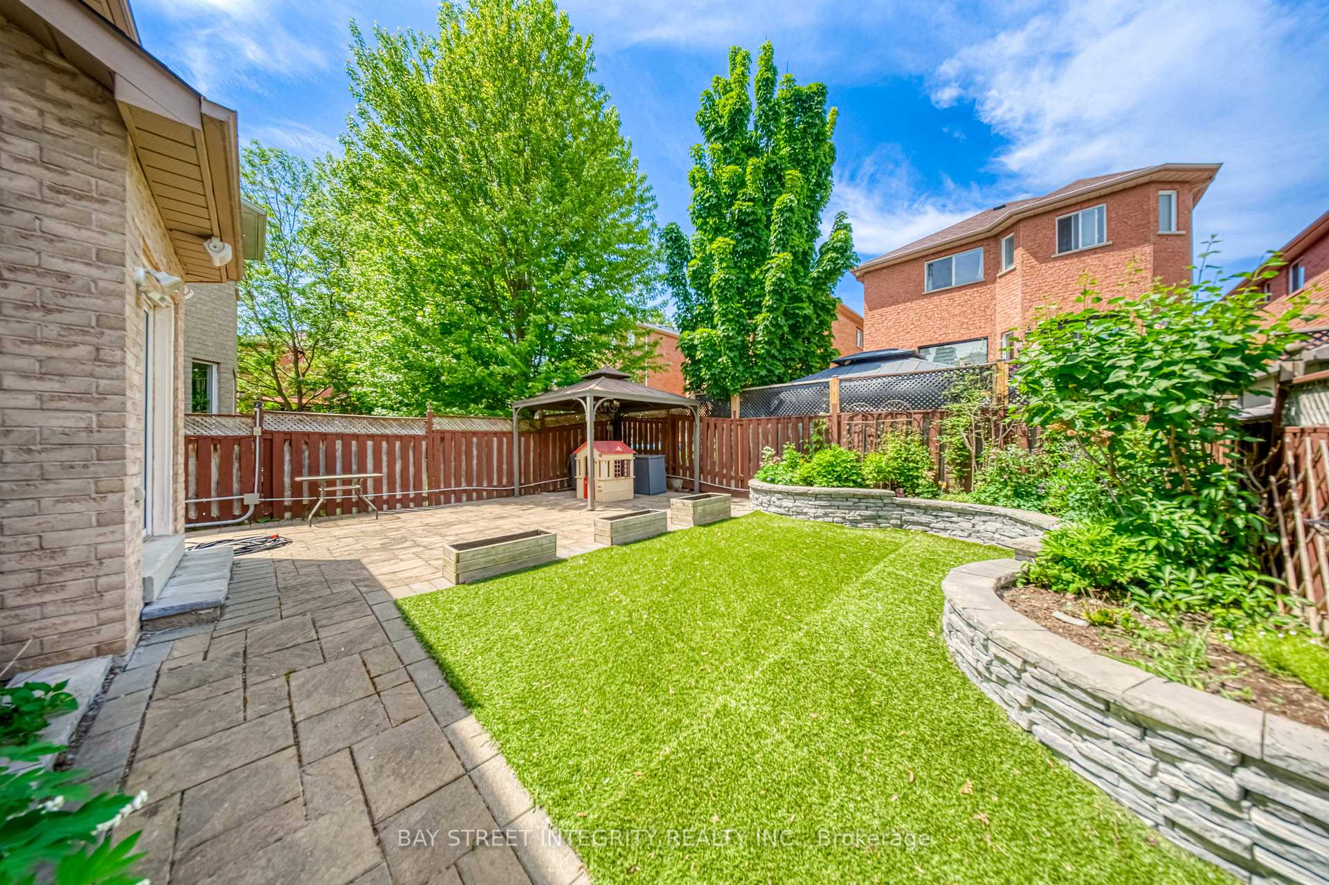 Photo 34 of 129 Fadine Road, Newmarket, Summerhill Estates — HOMEH