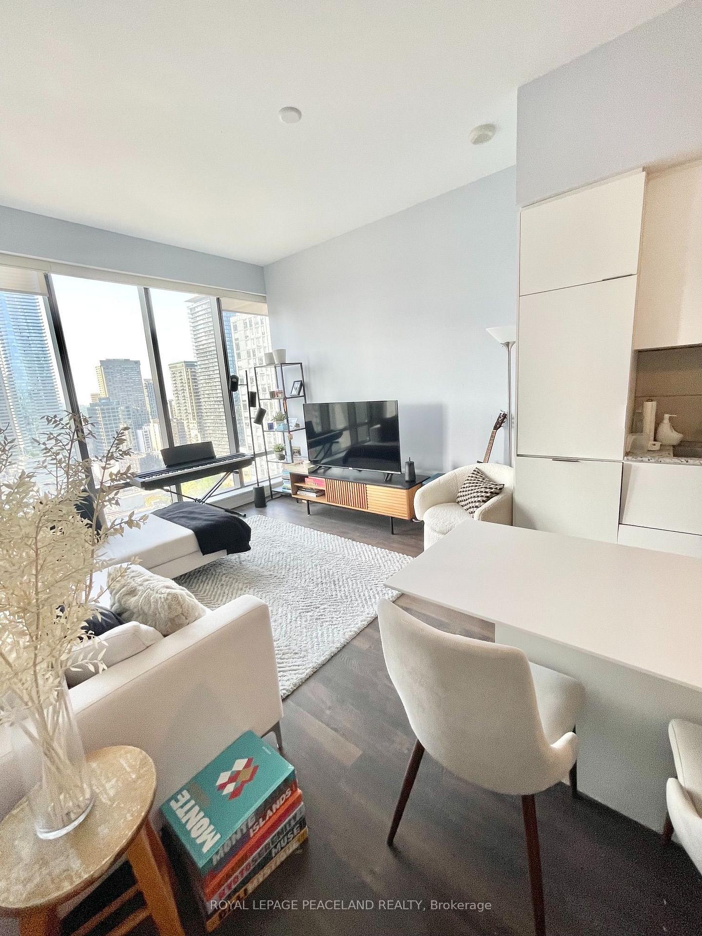 Photo 4 of Unit 2409, 5 St Joseph Street, Toronto, Bay Street Corridor — HOMEH