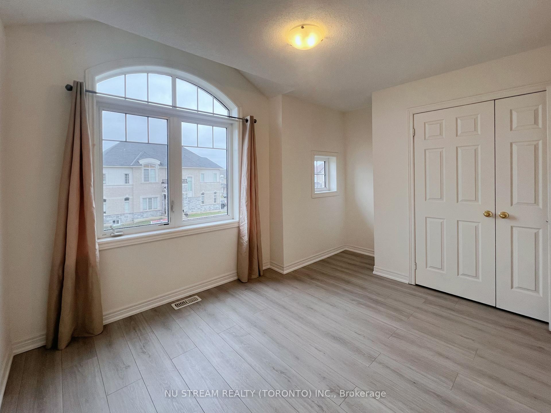 Photo 7 of 37 Kavanagh Avenue, East Gwillimbury, Sharon — HOMEH