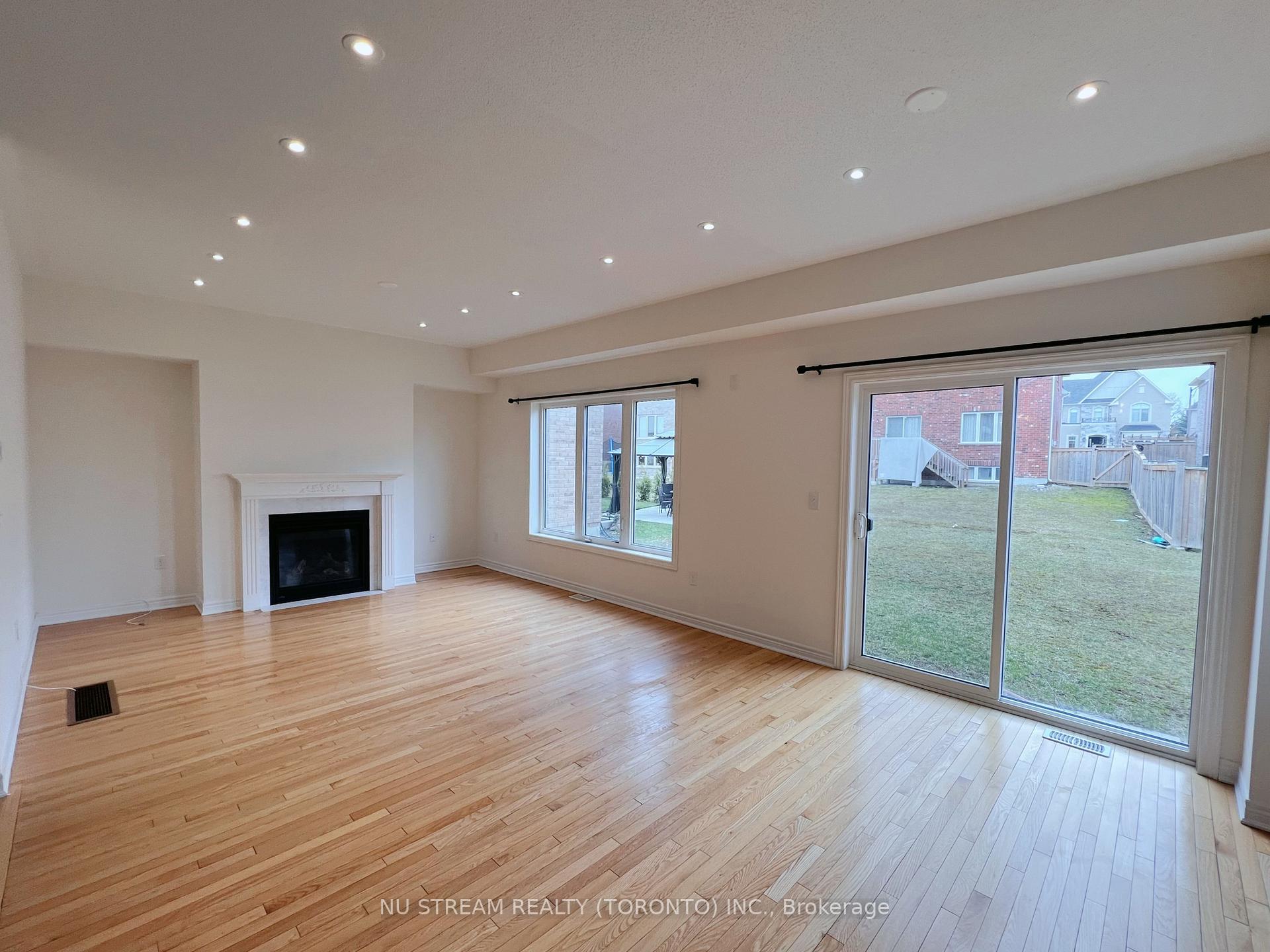 Photo 12 of 37 Kavanagh Avenue, East Gwillimbury, Sharon — HOMEH