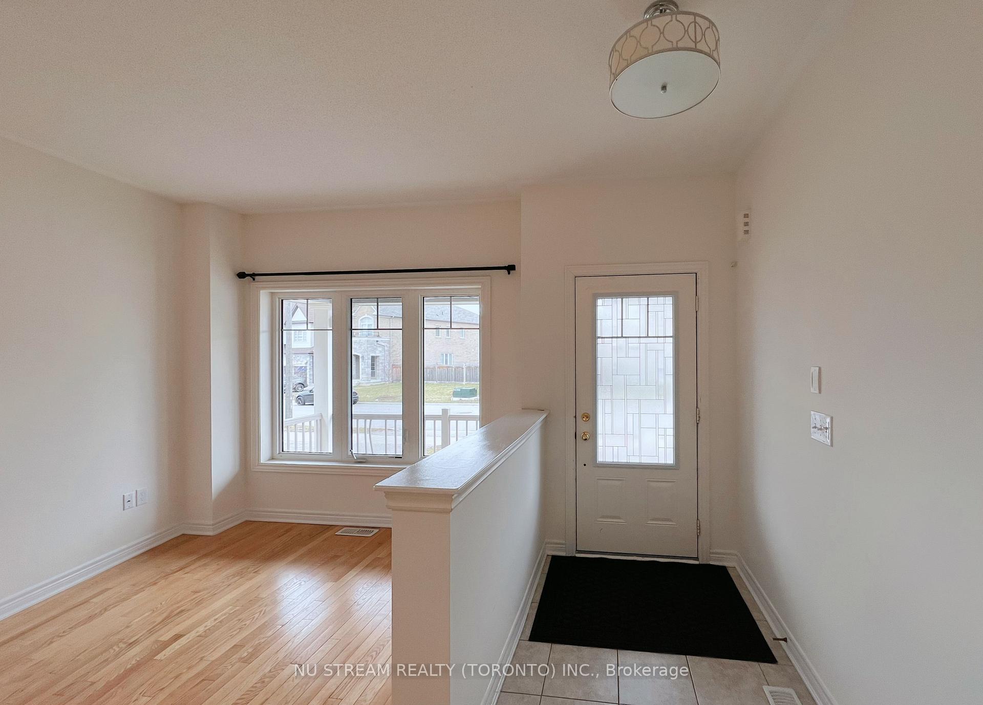 Photo 14 of 37 Kavanagh Avenue, East Gwillimbury, Sharon — HOMEH