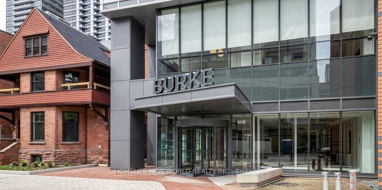 Front of Unit 3305, 609 Sherbourne Street