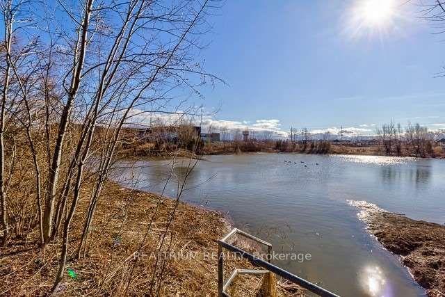 Photo 5 of 39 Blue Sky Trail, Hamilton, Waterdown — HOMEH