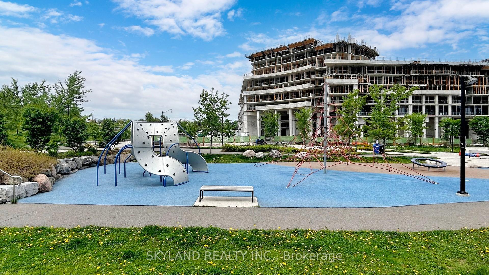 Photo 3 of Unit 608, 27 Mcmahon Street, North York, Bayview Village — HOMEH