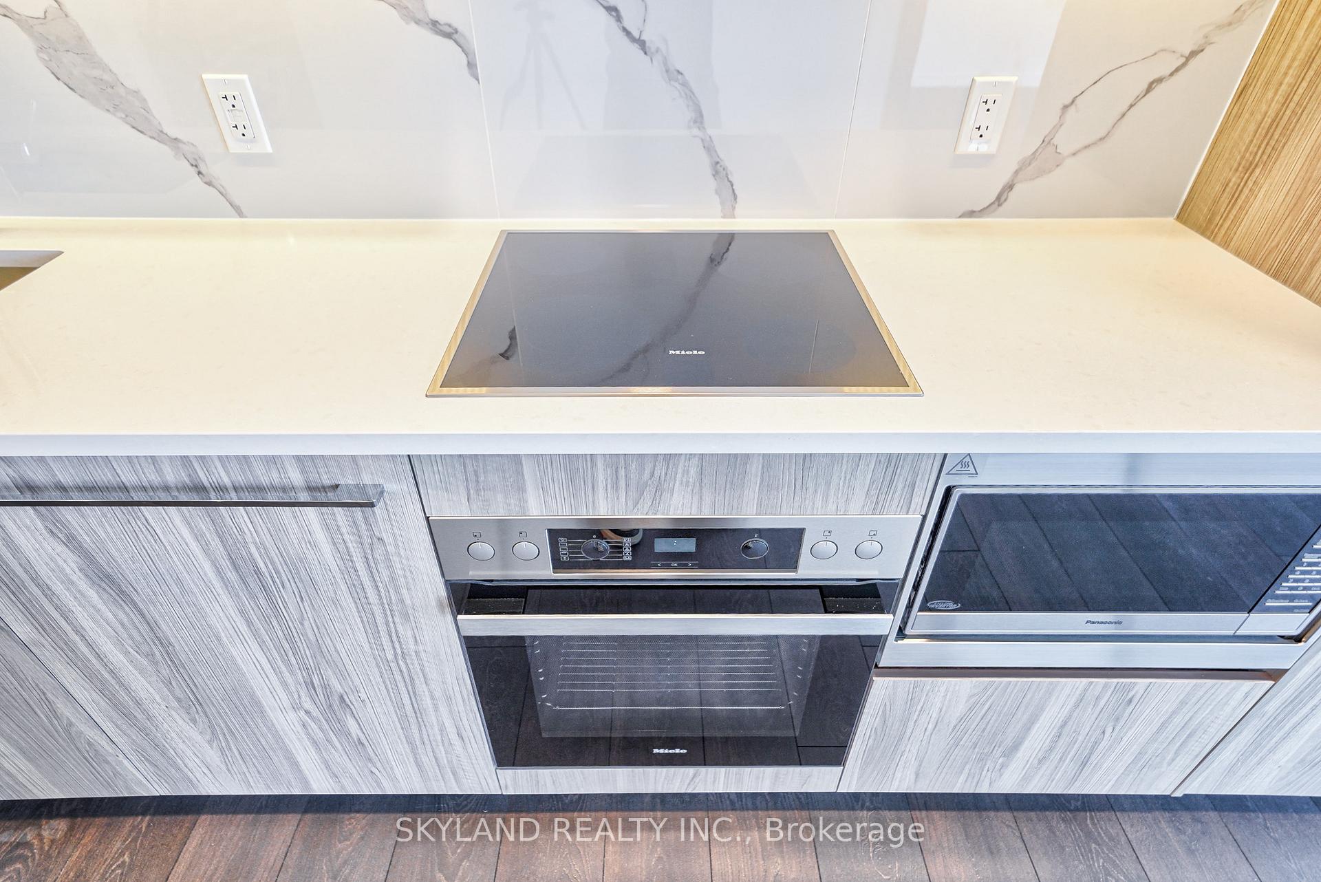 Photo 23 of Unit 608, 27 Mcmahon Street, North York, Bayview Village — HOMEH