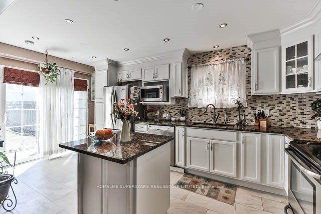 Photo 6 of 3 Scotia Drive, Brampton, Fletcher's West — HOMEH