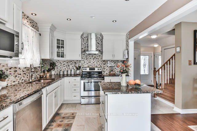Photo 7 of 3 Scotia Drive, Brampton, Fletcher's West — HOMEH