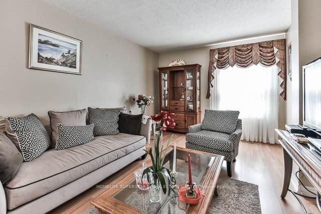 Photo 8 of 3 Scotia Drive, Brampton, Fletcher's West — HOMEH