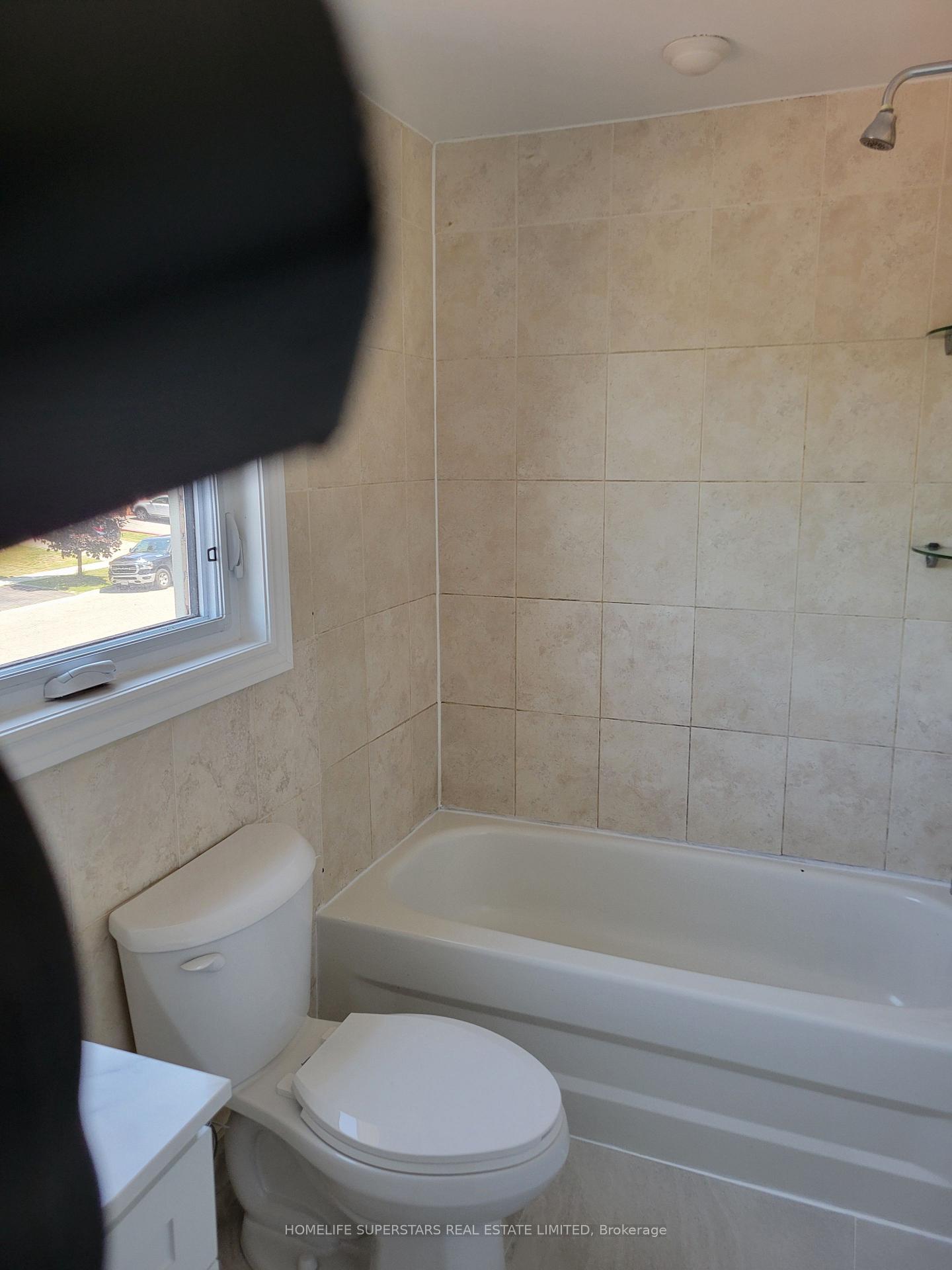 Photo 21 of 3 Scotia Drive, Brampton, Fletcher's West — HOMEH