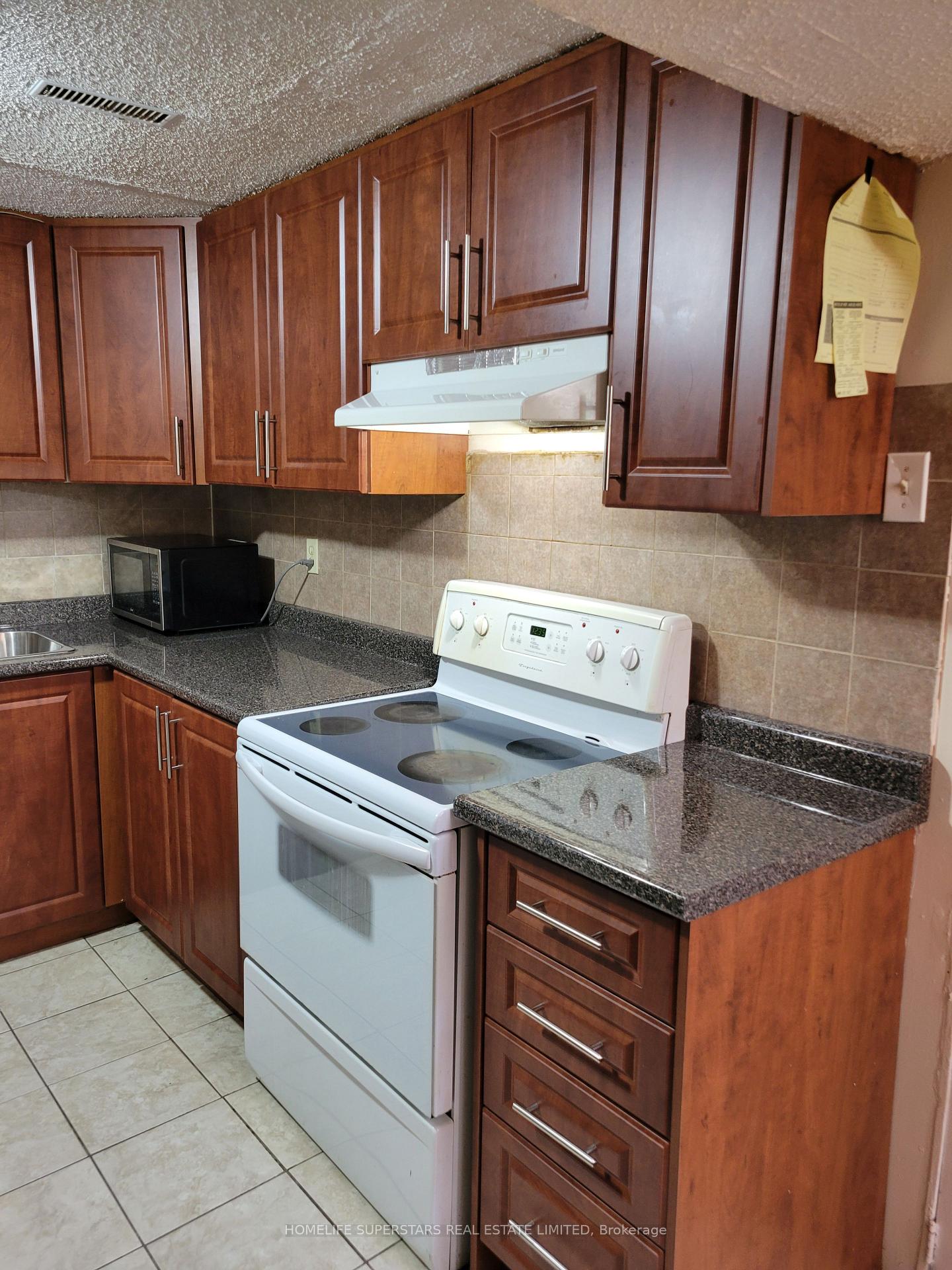 Photo 23 of 3 Scotia Drive, Brampton, Fletcher's West — HOMEH