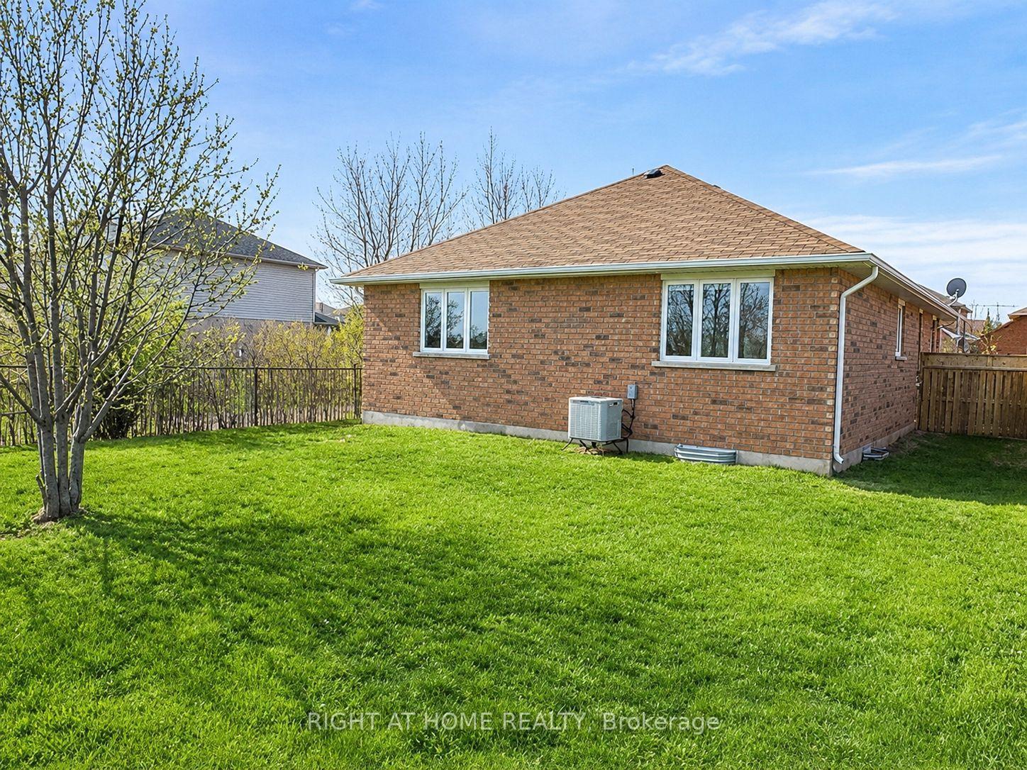 Photo 9 of Unit Lower, 62 Highland Road W, Hamilton, Stoney Creek Mountain — HOMEH