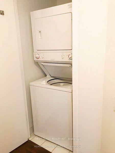 Photo 12 of Unit 1514, 85 Bloor Street E, Toronto, Church-Yonge Corridor — HOMEH