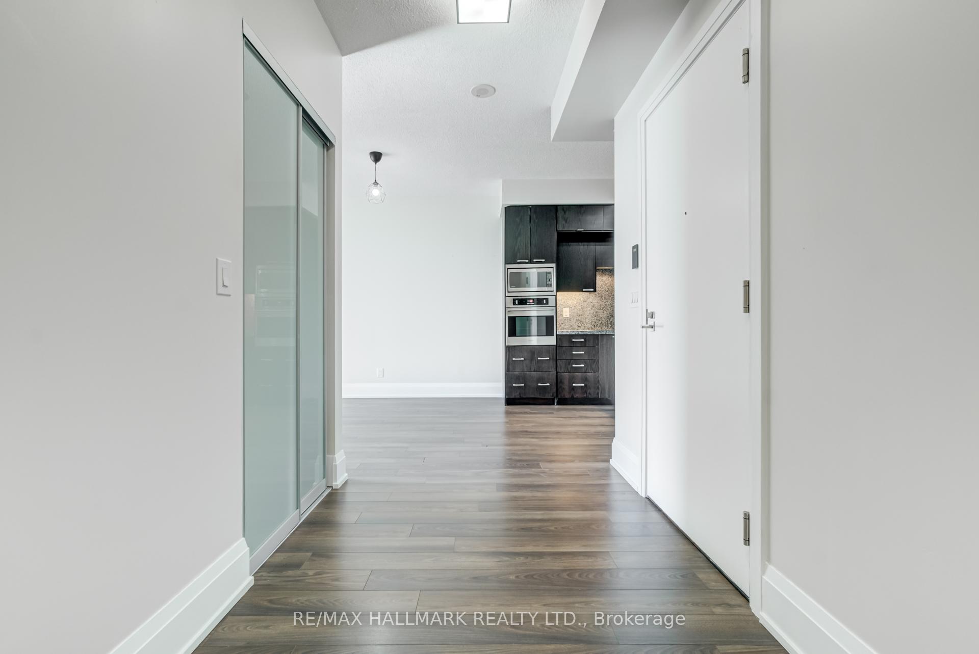 Photo 5 of Unit 807, 120 Harrison Garden Boulevard, North York, Willowdale East — HOMEH