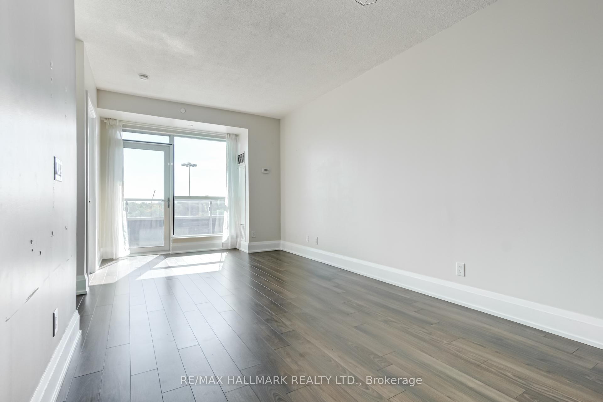Photo 7 of Unit 807, 120 Harrison Garden Boulevard, North York, Willowdale East — HOMEH