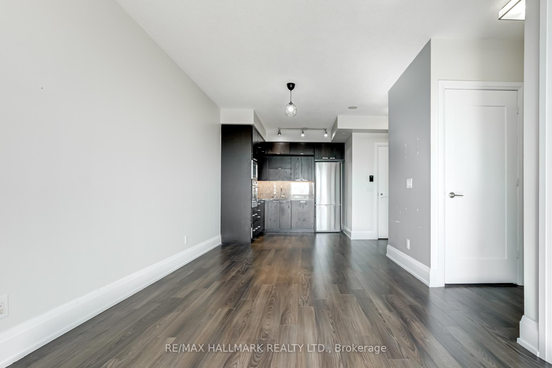 Photo 8 of Unit 807, 120 Harrison Garden Boulevard, North York, Willowdale East — HOMEH
