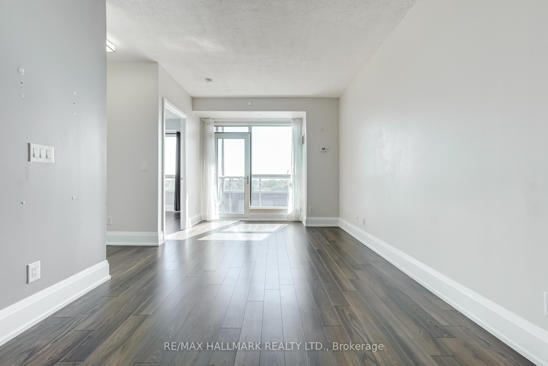 Photo 9 of Unit 807, 120 Harrison Garden Boulevard, North York, Willowdale East — HOMEH
