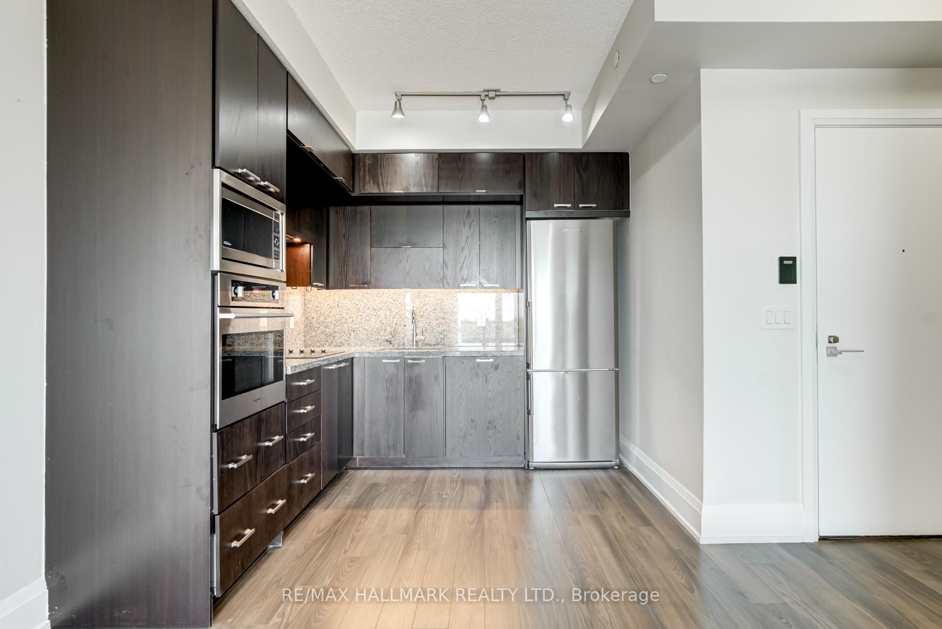 Photo 13 of Unit 807, 120 Harrison Garden Boulevard, North York, Willowdale East — HOMEH