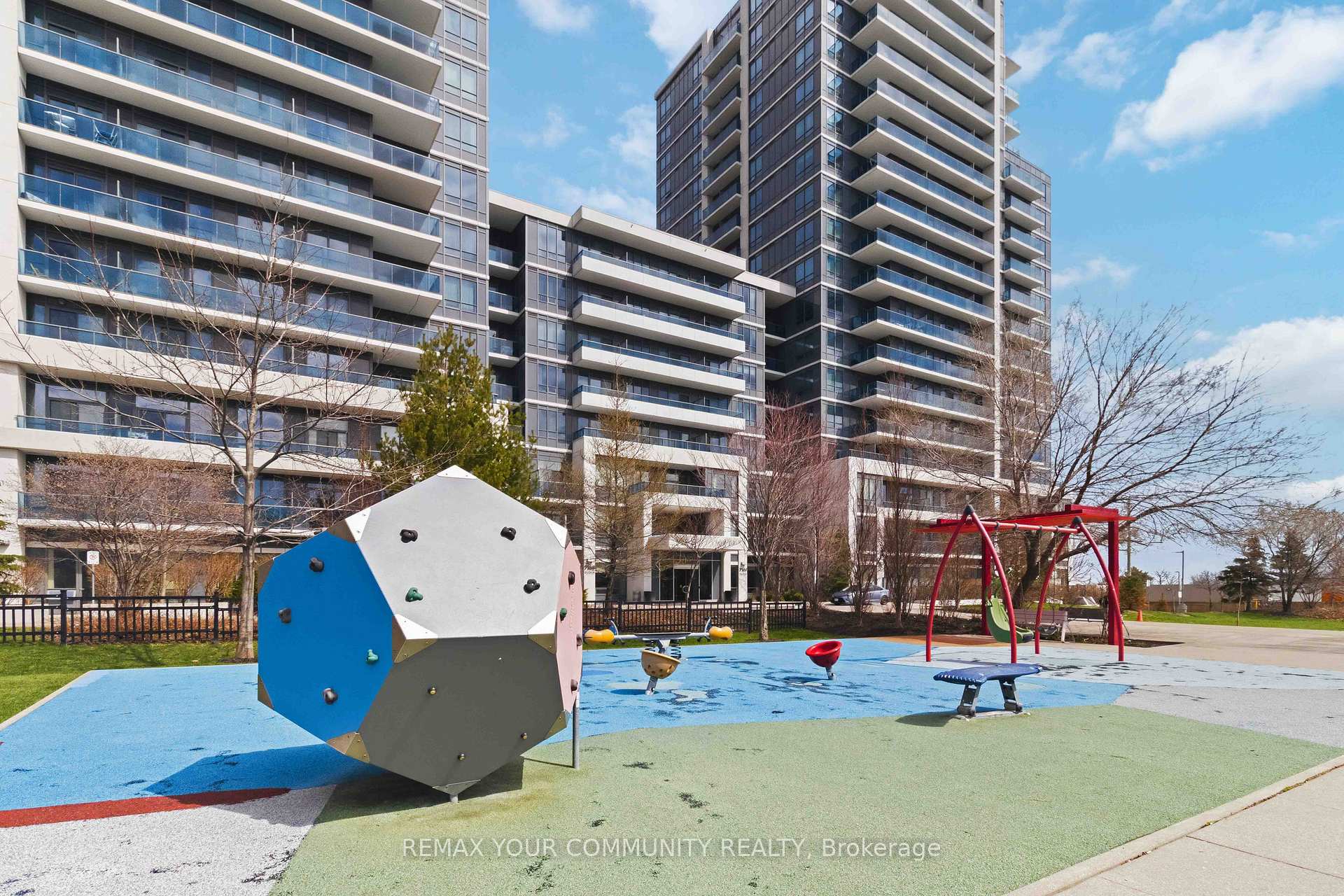 Photo 29 of Unit 418, 7167 Yonge Street, Markham, Grandview — HOMEH