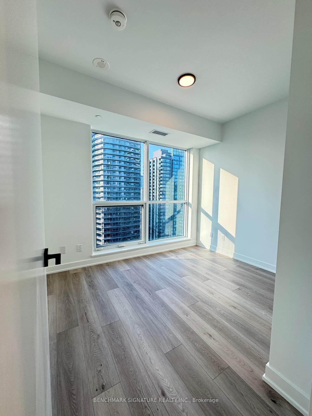 Photo 6 of Unit 3203, 327 King Street, Toronto, Waterfront Communities — HOMEH