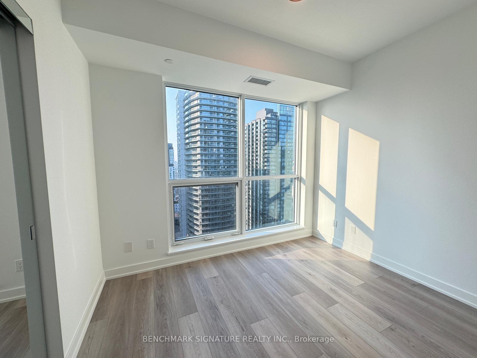 Photo 7 of Unit 3203, 327 King Street, Toronto, Waterfront Communities — HOMEH