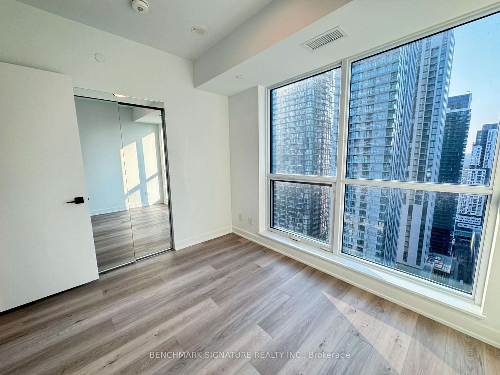Photo 11 of Unit 3203, 327 King Street, Toronto, Waterfront Communities — HOMEH
