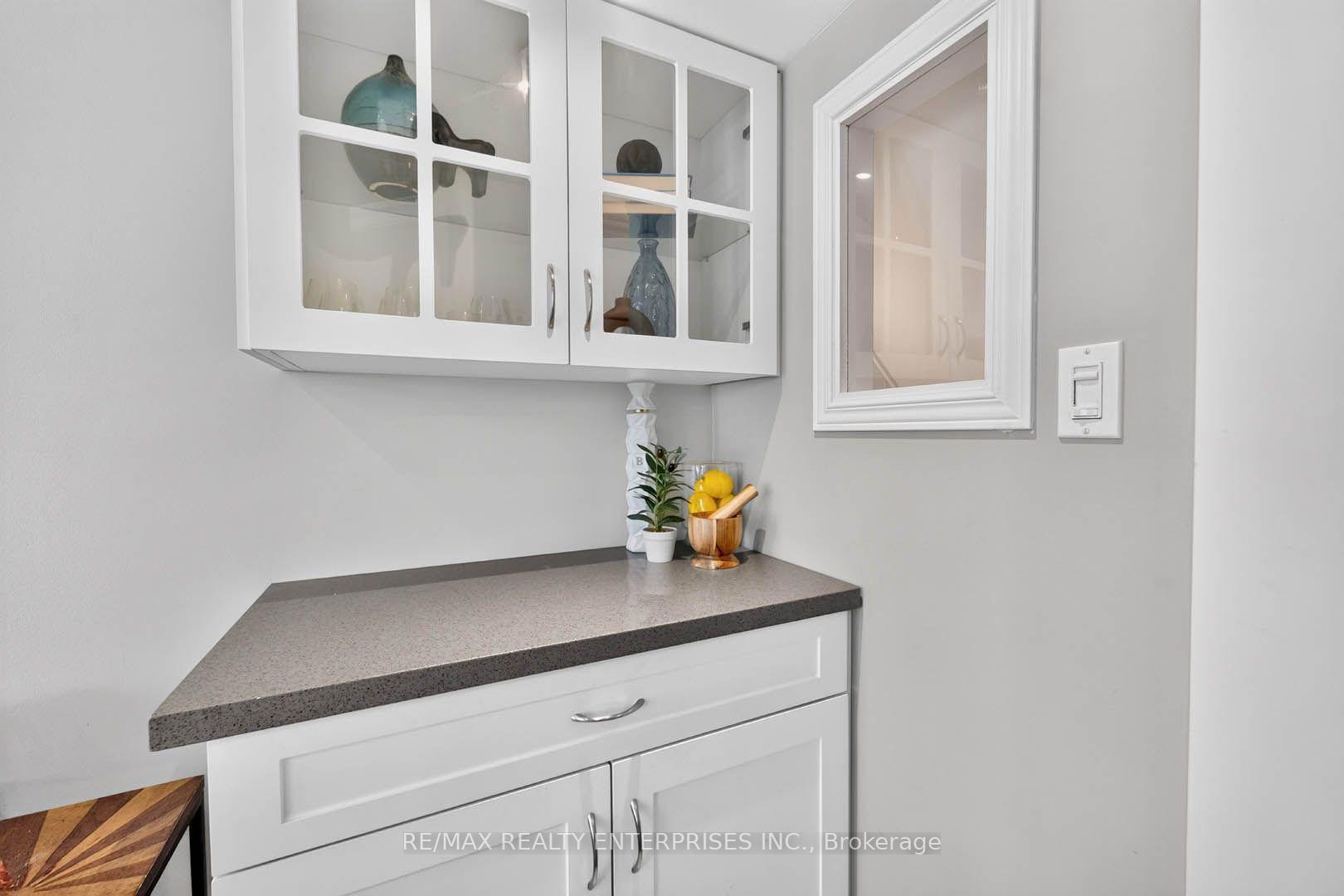 Photo 11 of 1210 Upper Village Drive, Mississauga, Lakeview — HOMEH