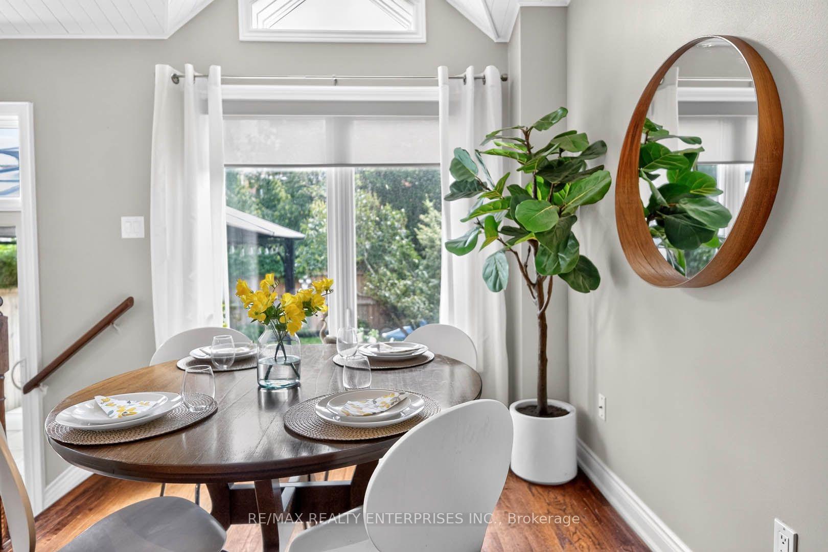 Photo 13 of 1210 Upper Village Drive, Mississauga, Lakeview — HOMEH