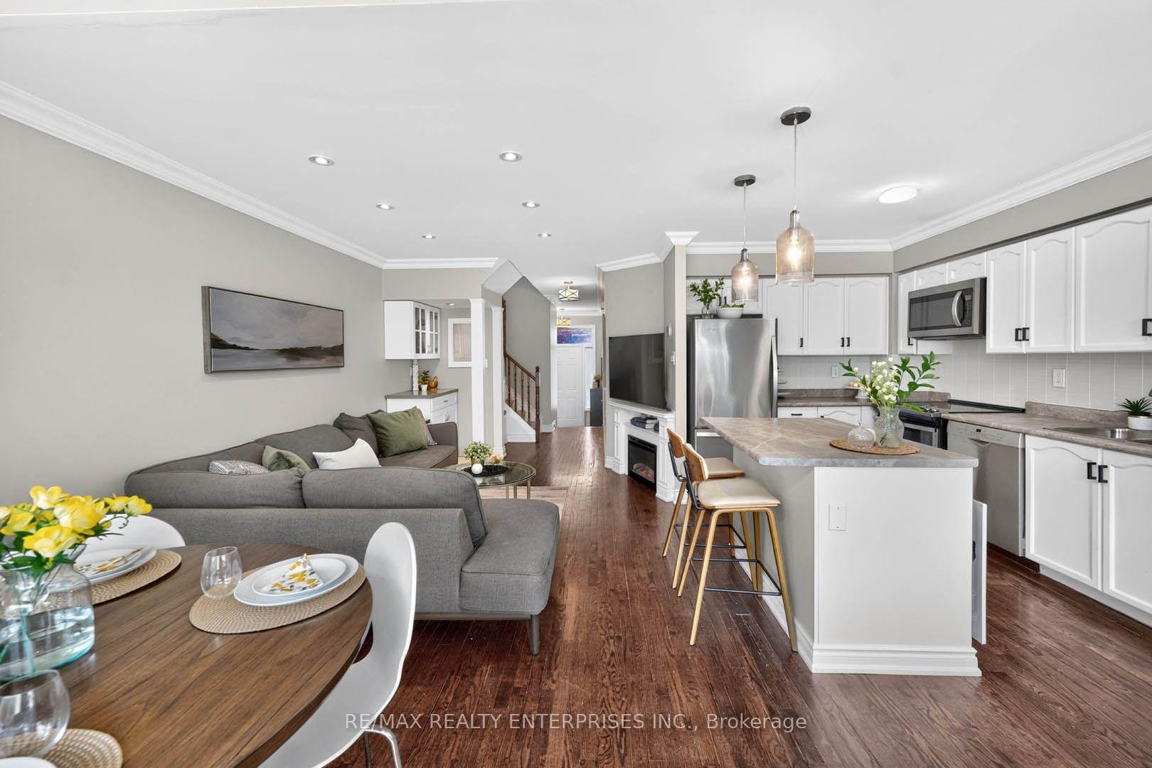 Photo 15 of 1210 Upper Village Drive, Mississauga, Lakeview — HOMEH