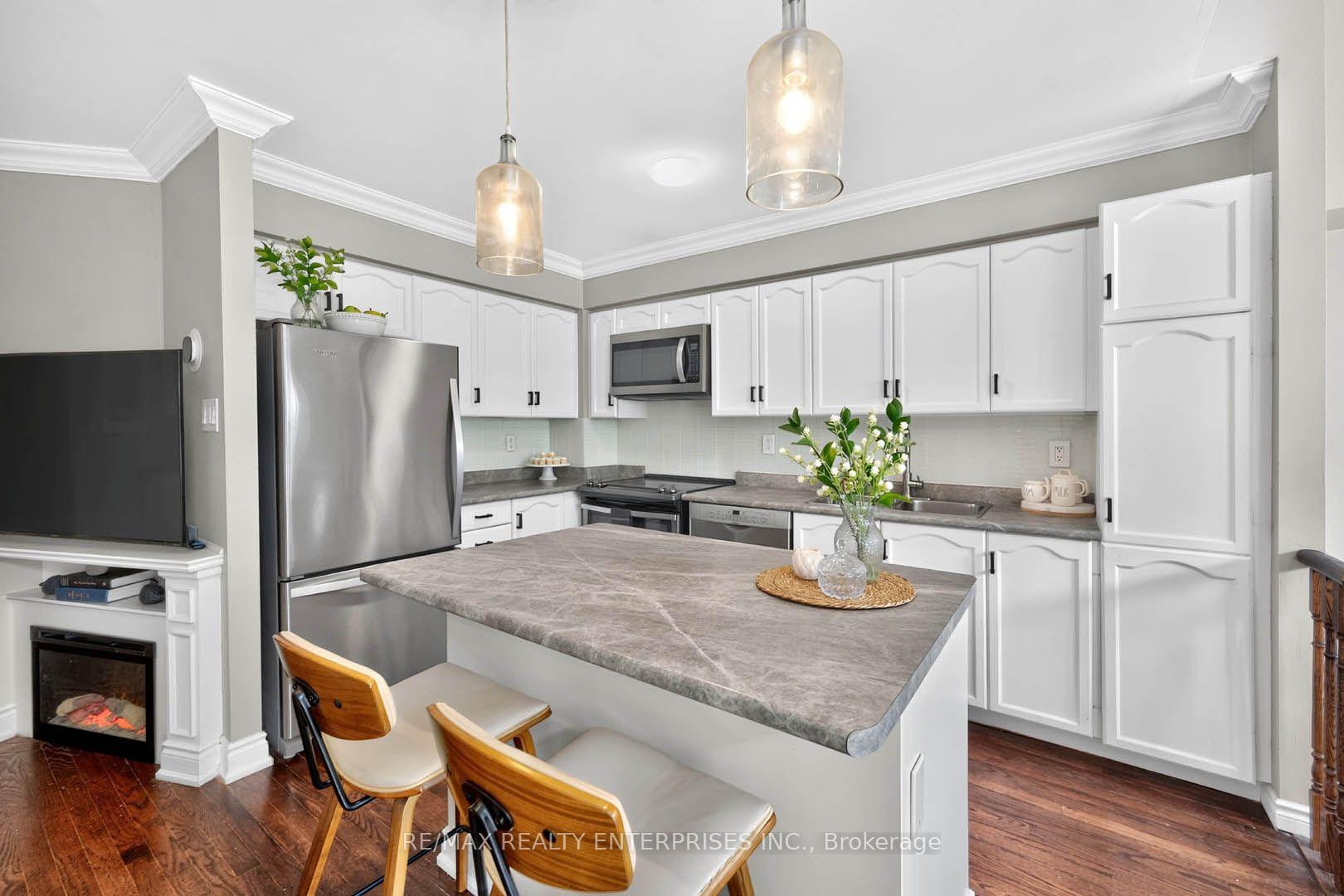 Photo 18 of 1210 Upper Village Drive, Mississauga, Lakeview — HOMEH